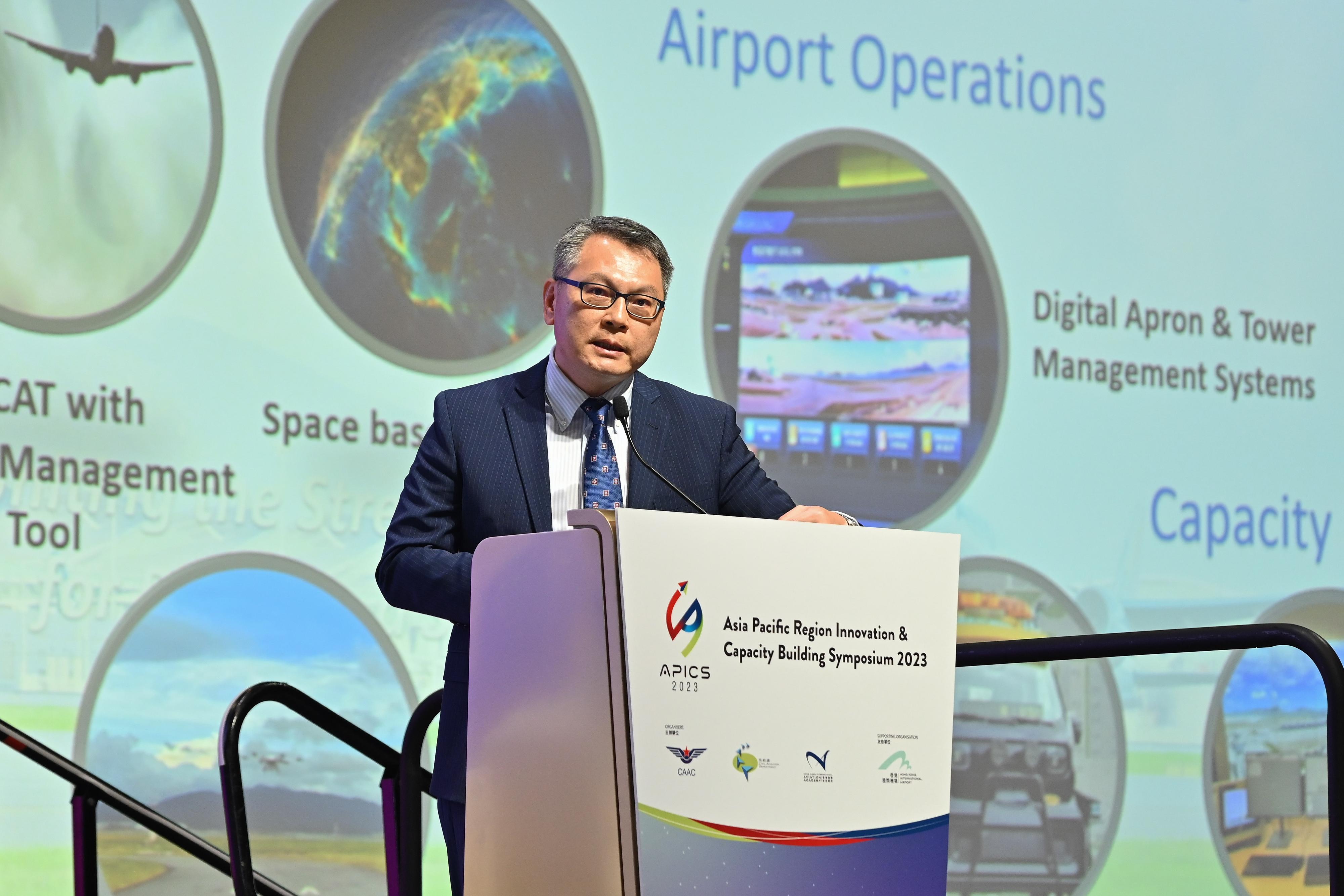 The Director-General of the Hong Kong Civil Aviation Department, Mr Victor Liu, gave a keynote speech at the Asia Pacific Region Innovation & Capacity Building Symposium 2023 today (December 14).