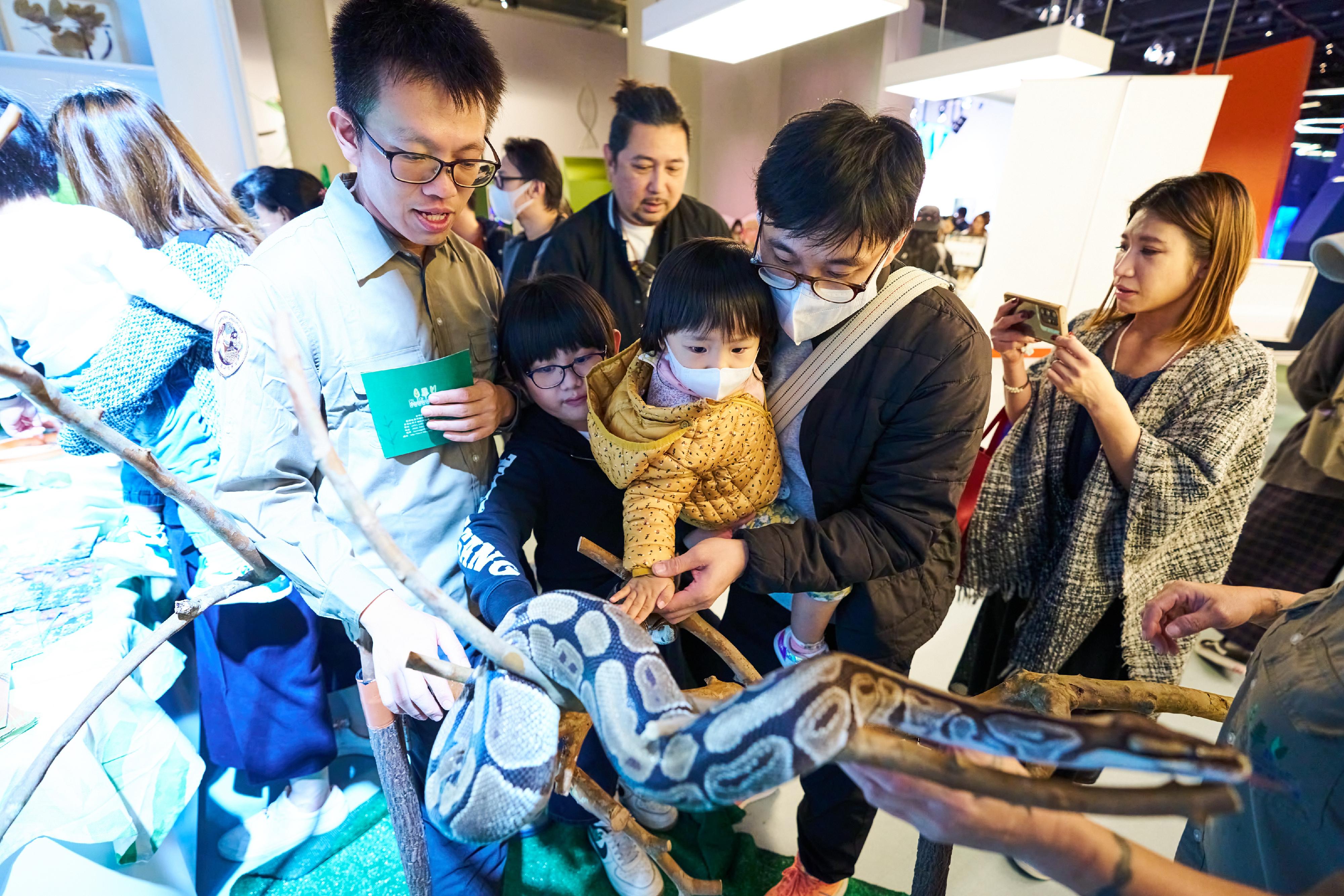 康乐及文化事务署十一月期间举办的「香港博物馆节2023」圆满结束。图示香港科学馆的「动物夜派对@ScM」，深受公众欢迎。