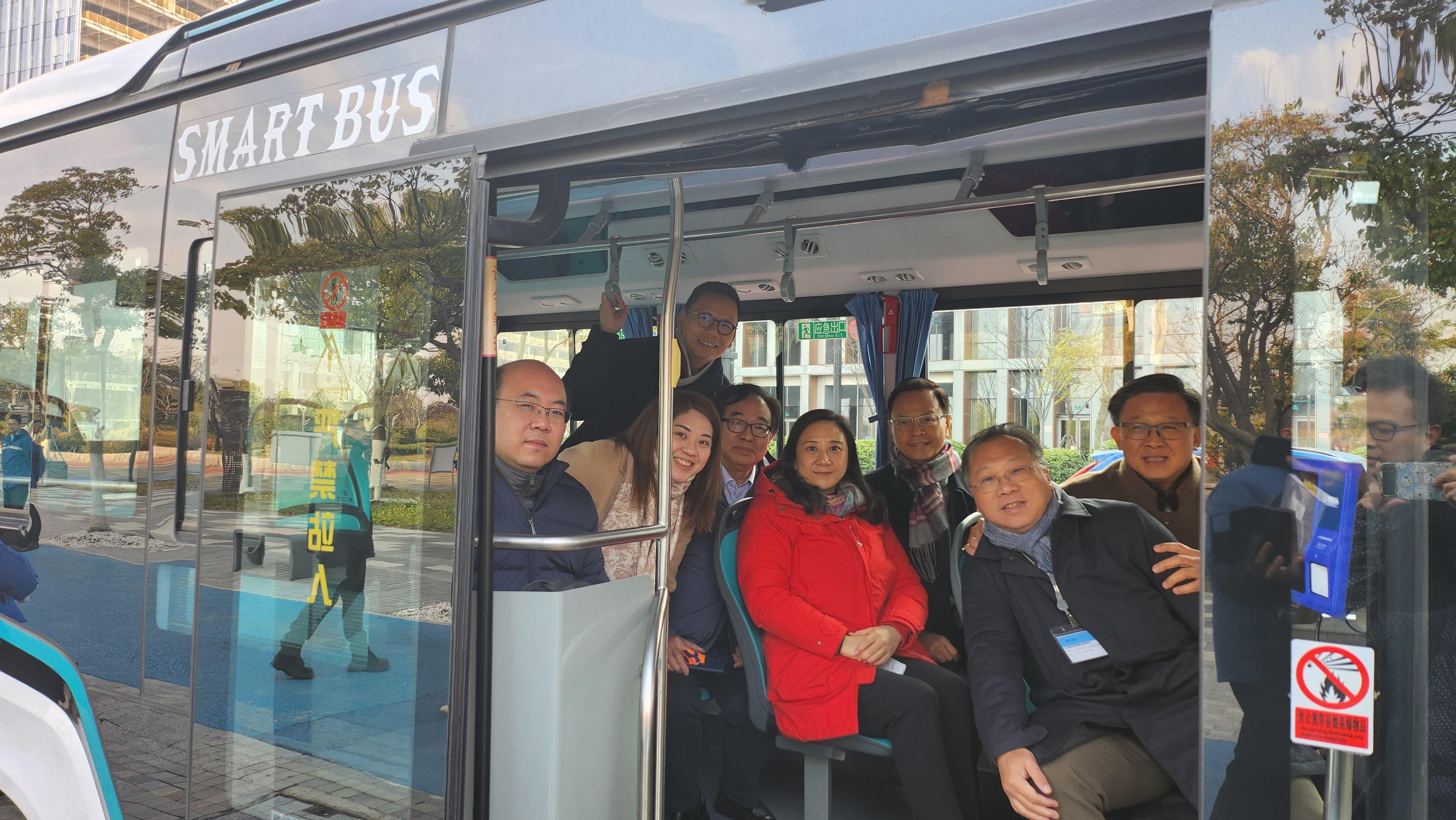 The delegation of the Legislative Council Panel on Development continues its study visit to Shanghai today (December 20). Photos shows the delegation taking test rides on smart bus in the Lin-gang Special Area.