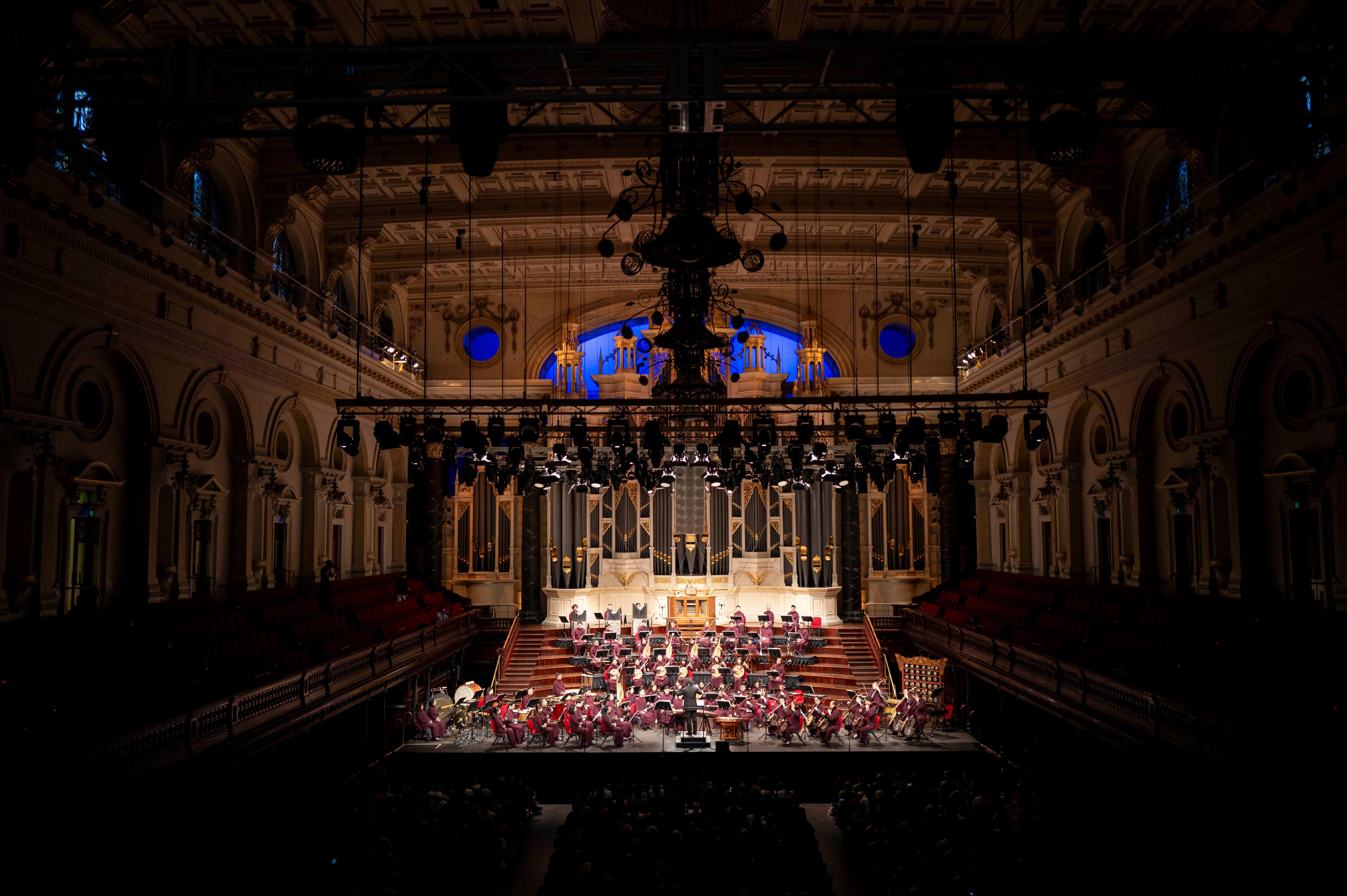 The Hong Kong Economic and Trade Office, Sydney supported the Hong Kong Chinese Orchestra in its staging of a music concert in Sydney Town Hall, Australia, yesterday (December 21) to promote traditional Chinese music and showcase the music talent of Hong Kong.
