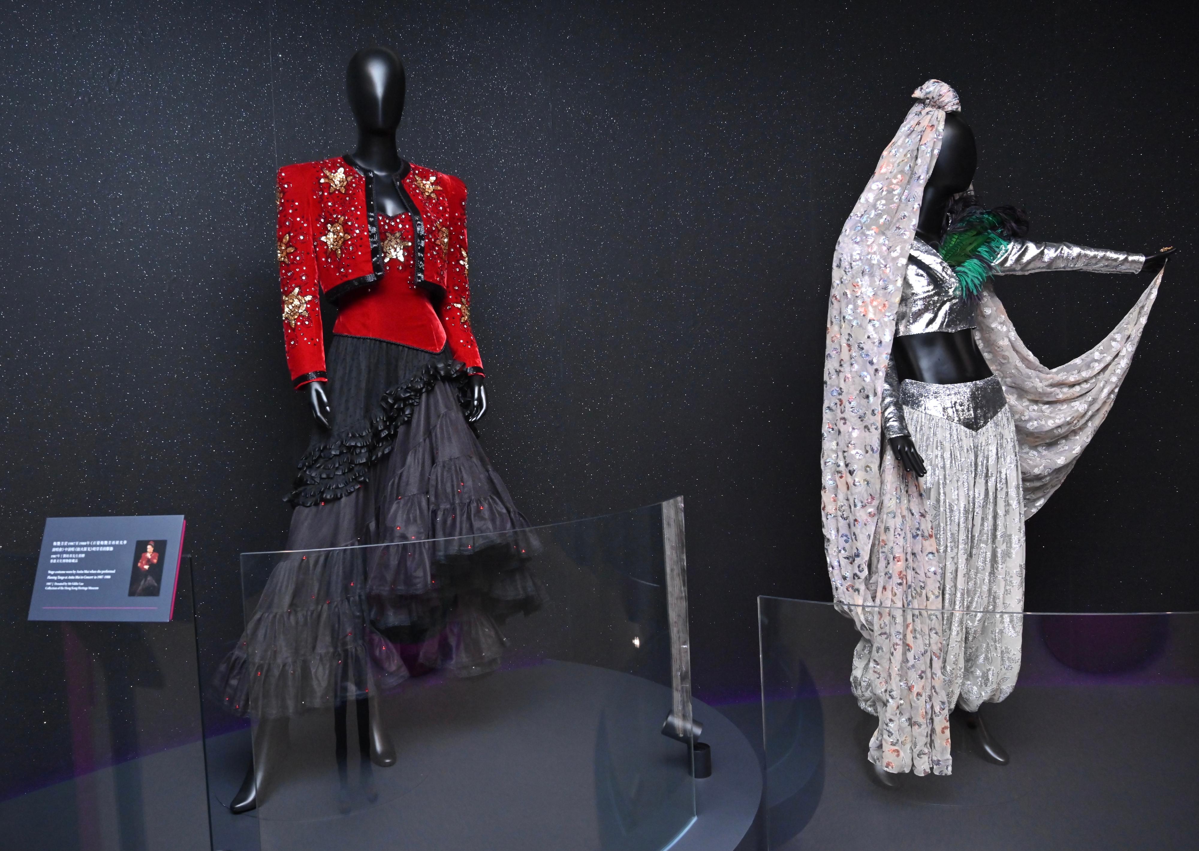 The opening ceremony for the "Timeless Diva: Anita Mui" exhibition was held today (December 23) at the Hong Kong Heritage Museum. Photo shows the classic stage costumes worn by Anita Mui.