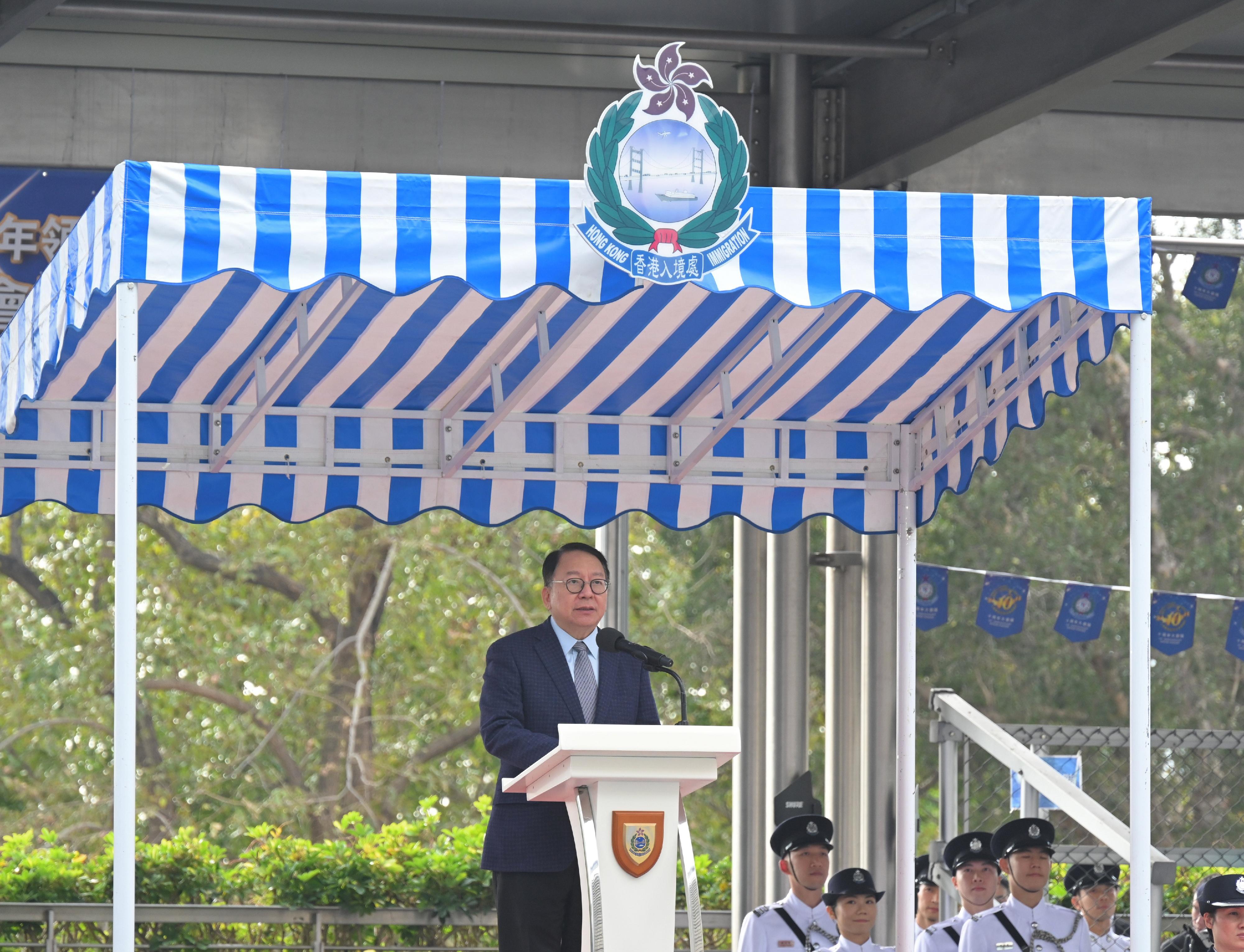 政务司司长陈国基今日（十二月二十九日）在入境事务处青少年领袖团十周年大会操致辞。