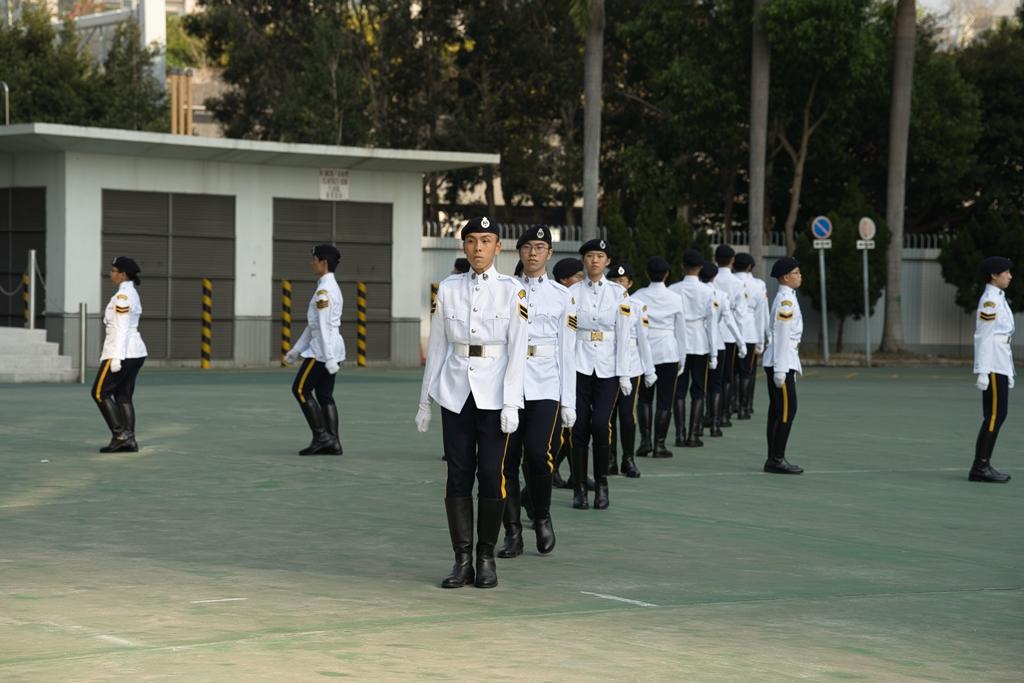 民眾安全服務隊少年團今日（一月六日）舉行第140屆新團員結業會操。圖示少年團儀仗隊於結業會操後表演花式步操。