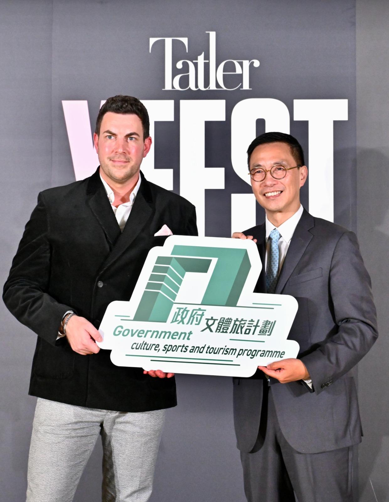 文化體育及旅遊局局長楊潤雄（右）今日（一月十一日）在Tatler XFEST Hong Kong記者會與Tatler Asia 董事長兼首席執行官Michel Lamunière （左）合照。
