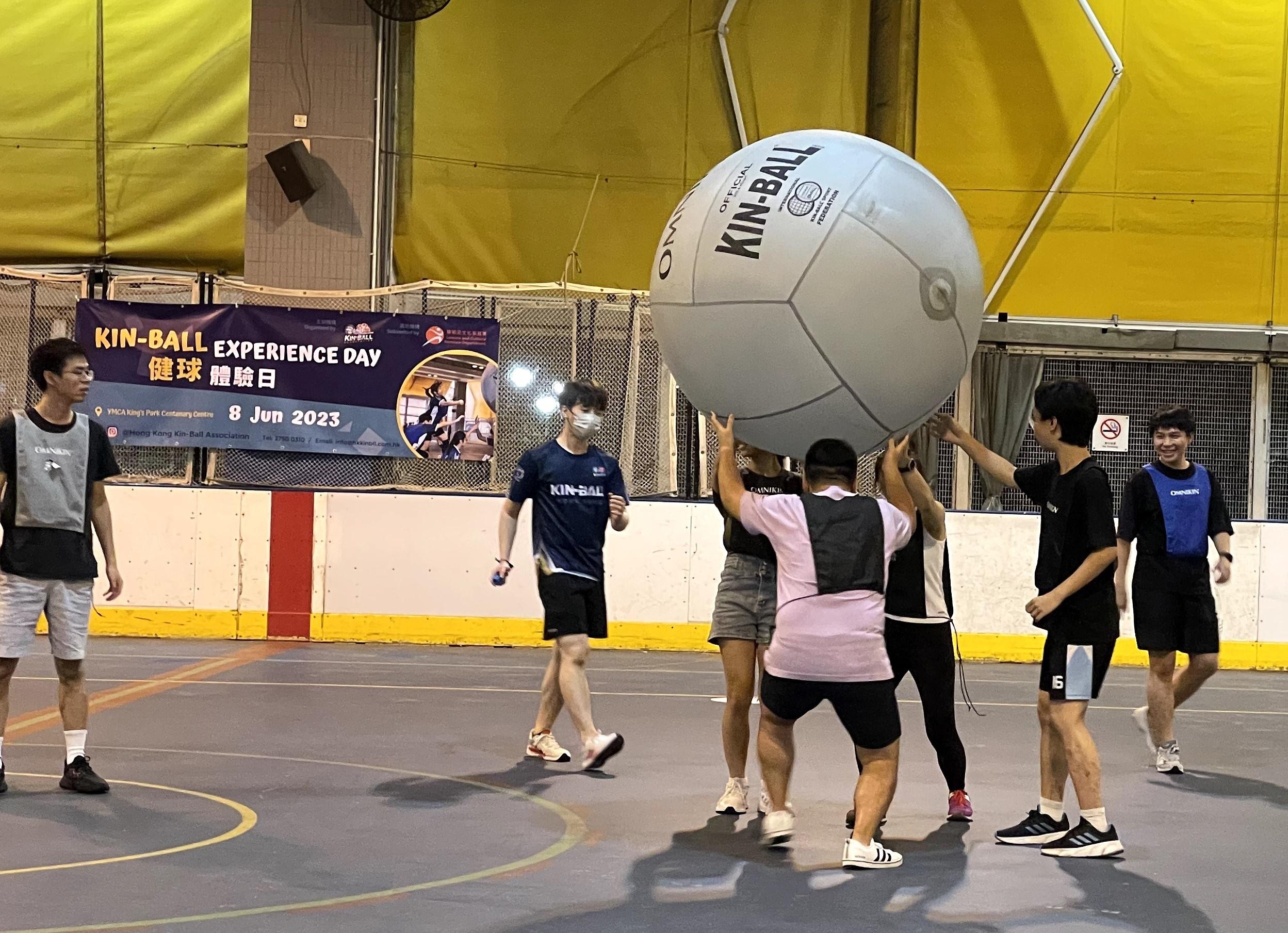 The Leisure and Cultural Services Department announced that applications for the 2024-25 Pilot Scheme on Subvention for New Sports start today (January 15) to promote the development of new sports. Photo shows "Kin-Ball", which is a new sport subvented by the scheme earlier.