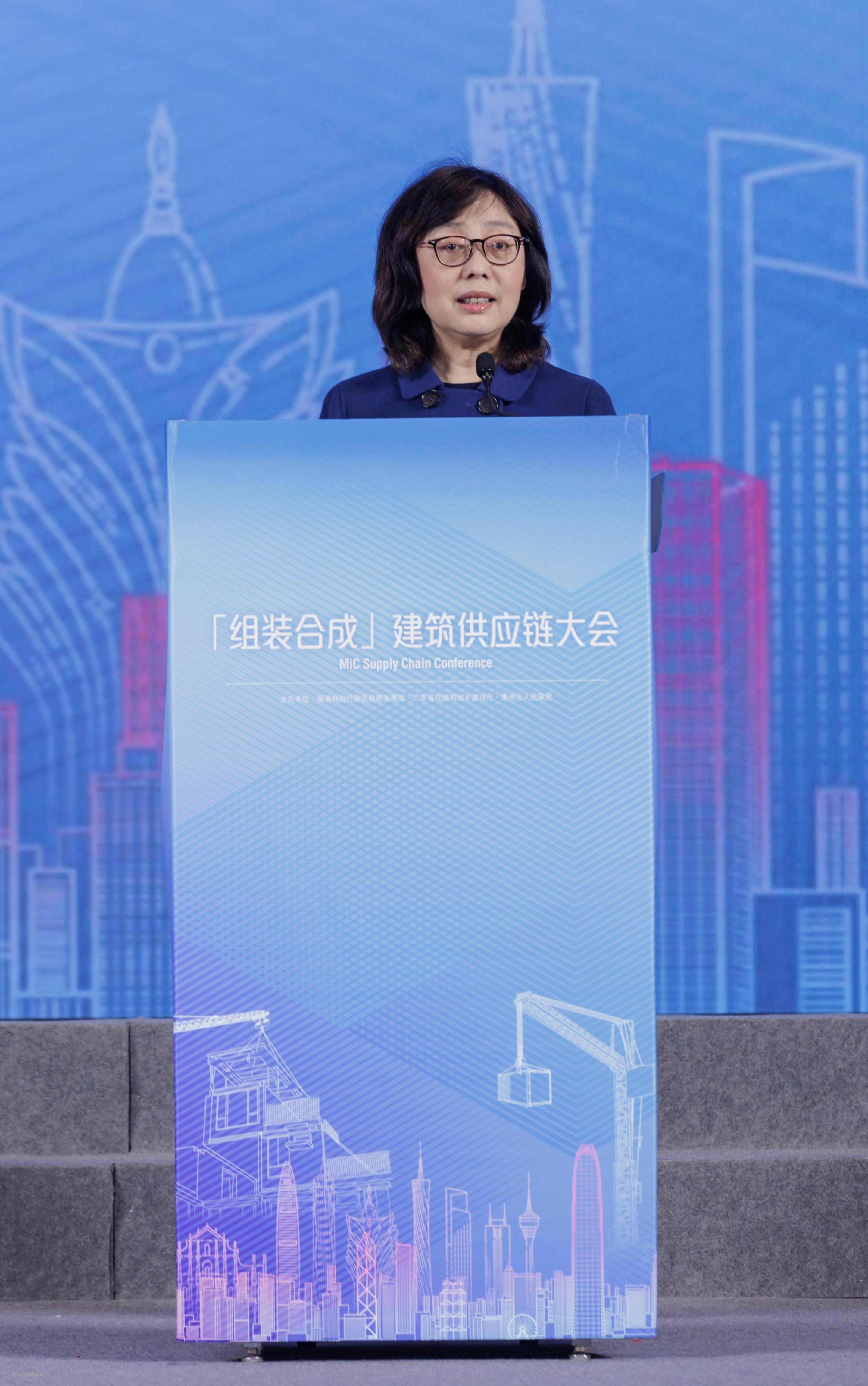 发展局局长甯汉豪今日（一月二十三日）出席在惠州举行的「组装合成」建筑供应链大会。图示甯汉豪在开幕礼致辞。