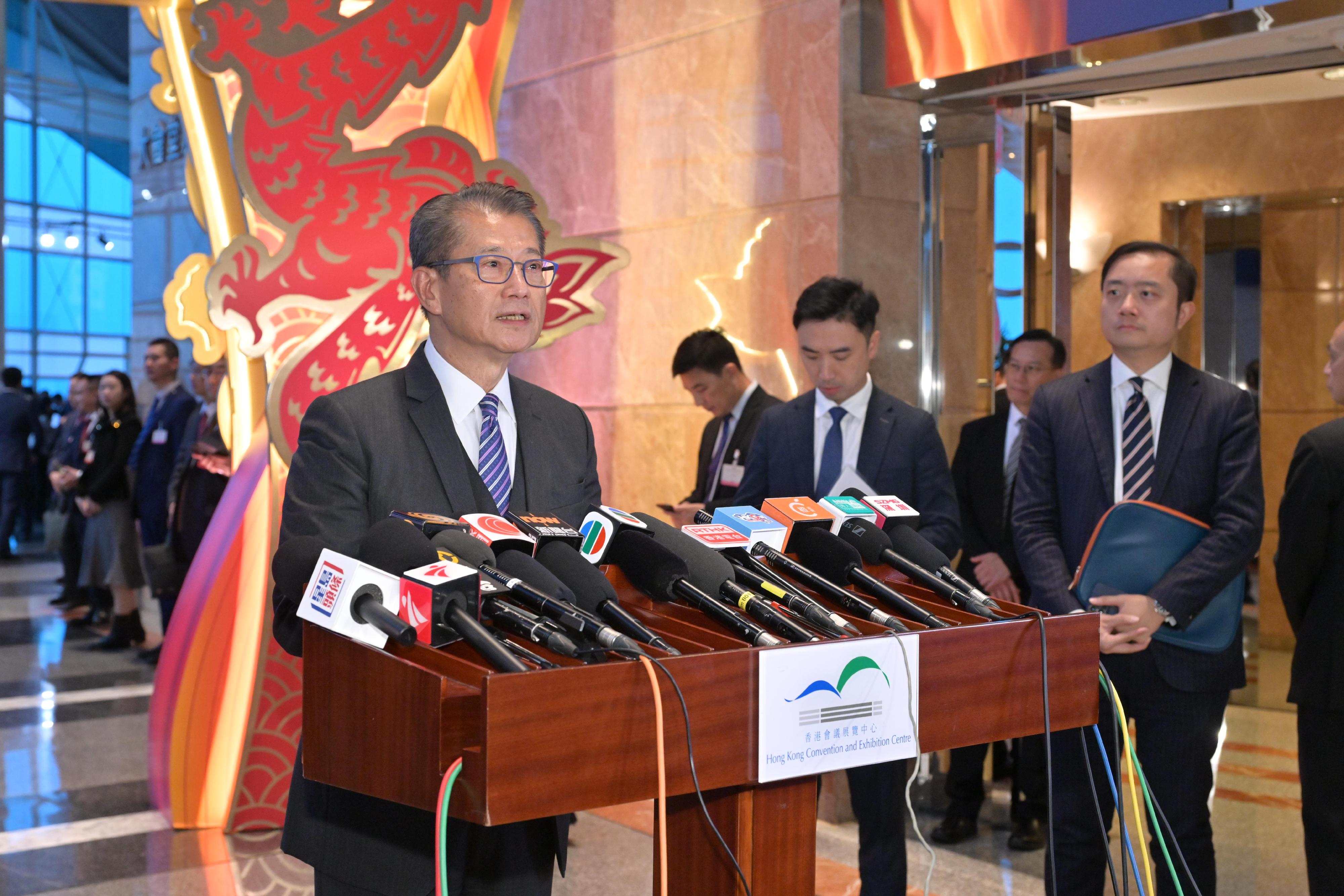 財政司司長陳茂波今日（一月三十日）就「維護國家安全：《基本法》第二十三條立法公眾諮詢」會見傳媒。