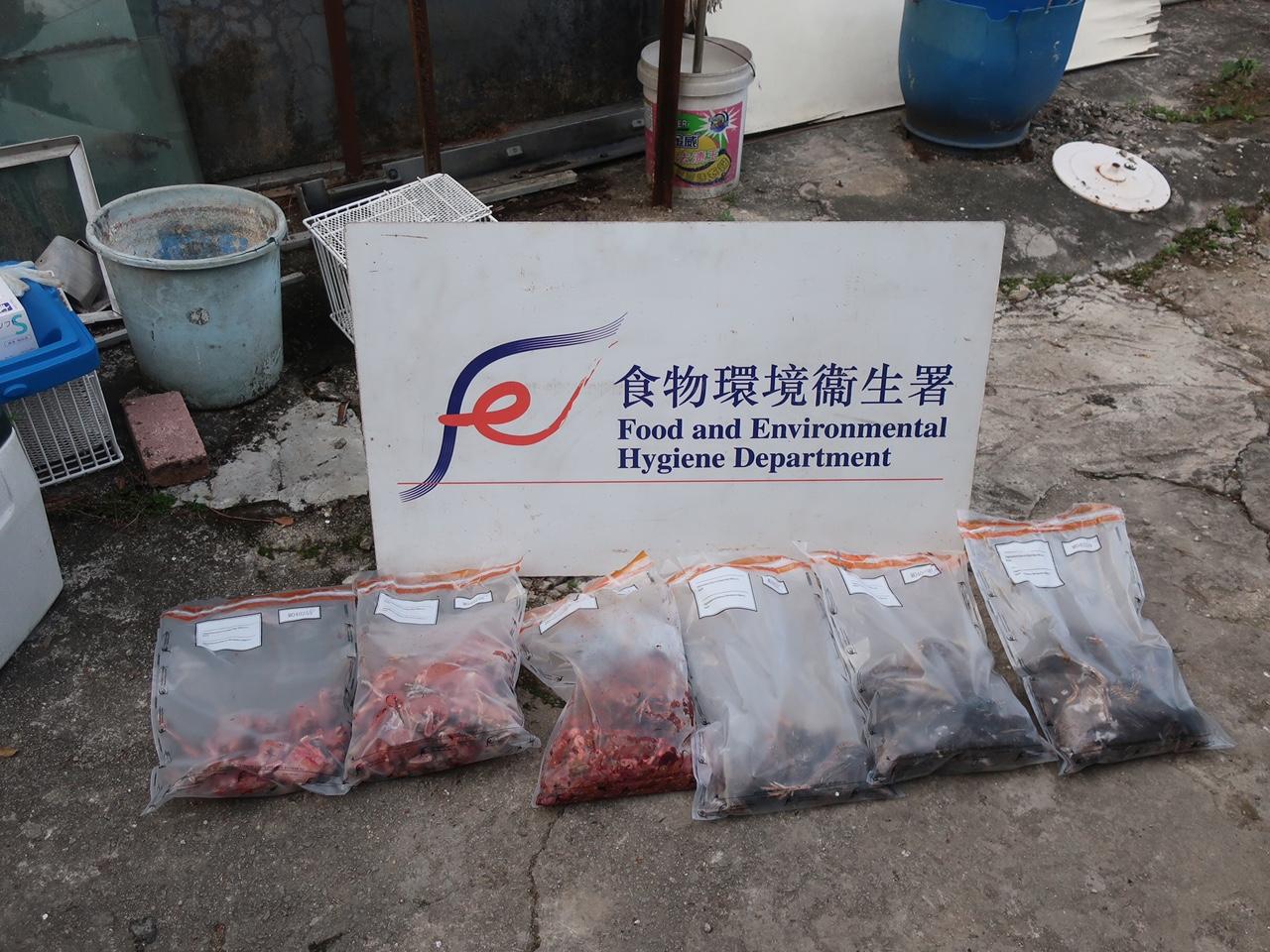 The Food and Environmental Hygiene Department, jointly with the Agriculture, Fisheries and Conservation Department, raided an unlicensed food factory in Tin Sam Tsuen, Yuen Long, this morning (February 6). Photo shows the quails and dressed quails seized during the operation.
