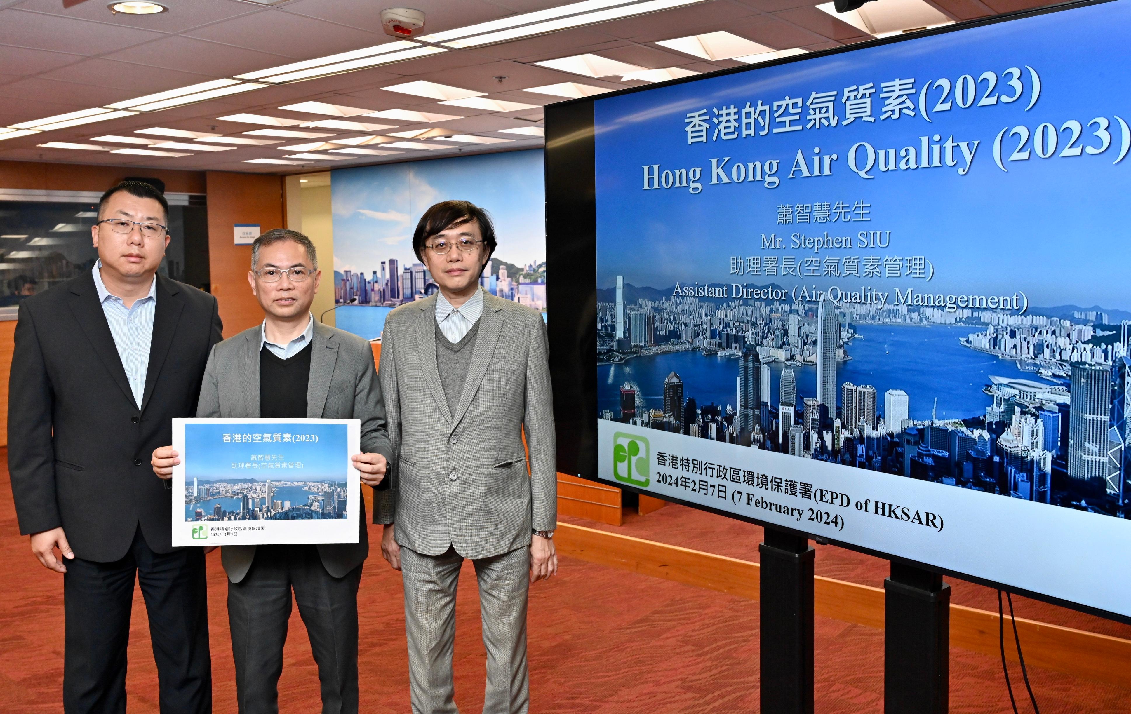 The Environmental Protection Department (EPD) announced today (February 7) an overview of Hong Kong's air quality in 2023. The overall improvement trend of Hong Kong's air quality remains unchanged. The Assistant Director of Environmental Protection (Air Quality Management), Mr Stephen Siu (centre); the Principal Environmental Protection Officer (Air Science and Modelling) of the EPD, Mr Eddie Lee (left); and Senior Environmental Protection Officer (Air Science and Modelling) of the EPD Mr Tony Lee (right), are pictured before the press briefing.