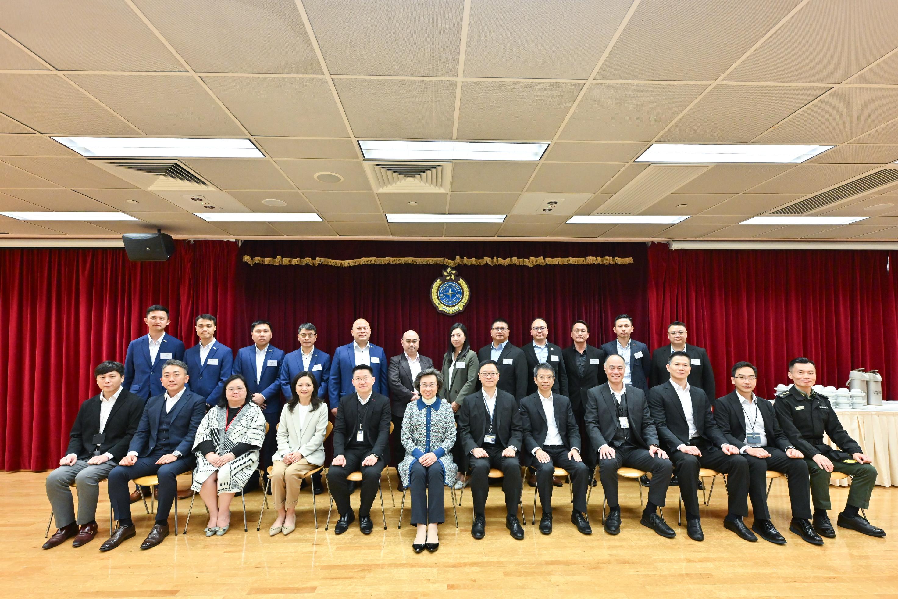 The Secretary for the Civil Service, Mrs Ingrid Yeung, visited the Correctional Services Department and toured the Lai Chi Kok Reception Centre today (February 7). Photo shows Mrs Yeung (front row, sixth left); the Permanent Secretary for the Civil Service, Mr Clement Leung (front row, fifth right); the Commissioner of Correctional Services, Mr Wong Kwok-hing (front row, sixth right); and directorate staff as well as staff representatives of various grades in the department.