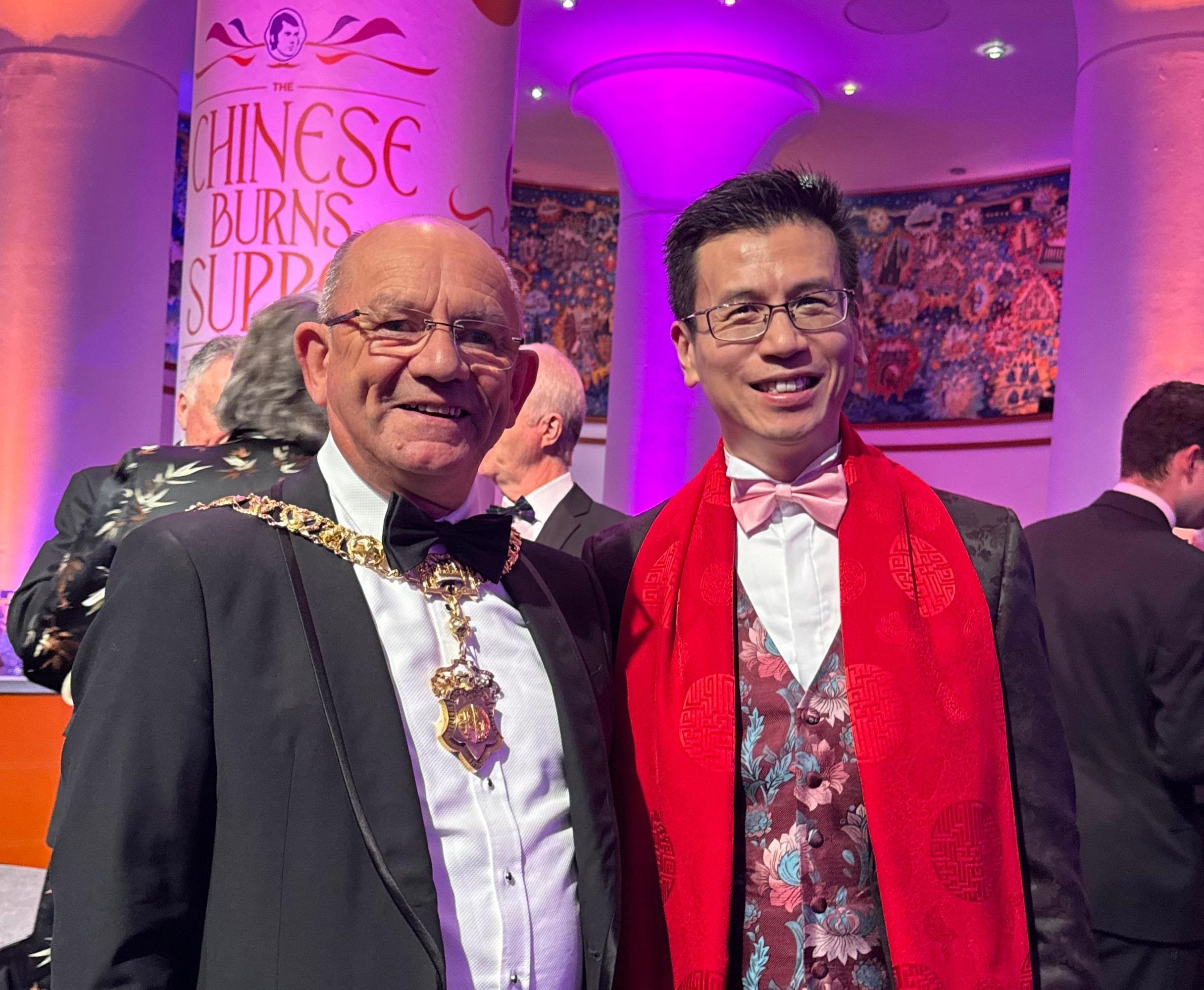 The Hong Kong Economic and Trade Office, London (London ETO) hosted the "Toast to the Dragon" reception in Edinburgh, the United Kingdom, on February 8 (London time). Photo shows (left) the Lord Provost of Edinburgh, Mr Robert Aldridge and the Director-General of the London ETO, Mr Gilford Law (right).