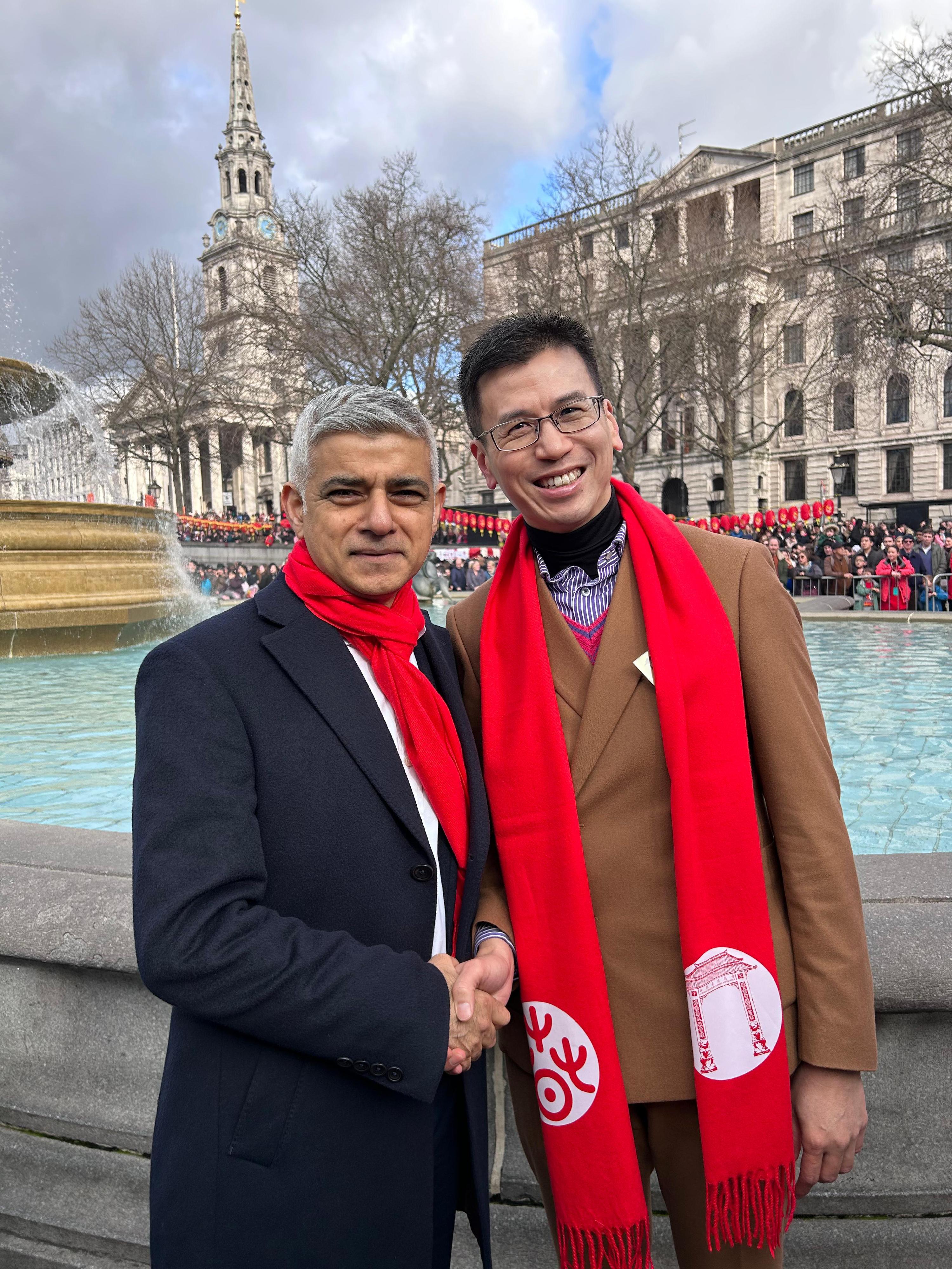 The Hong Kong Economic and Trade Office, London (London ETO) participated in a large-scale London Chinatown celebration in Trafalgar Square, Chinatown and Charing Cross Road on February 11 (London time). Photo shows the Director-General of the London ETO, Mr Gilford Law (right), and the Mayor of London, Mr Sadiq Khan (left), at the celebration. 