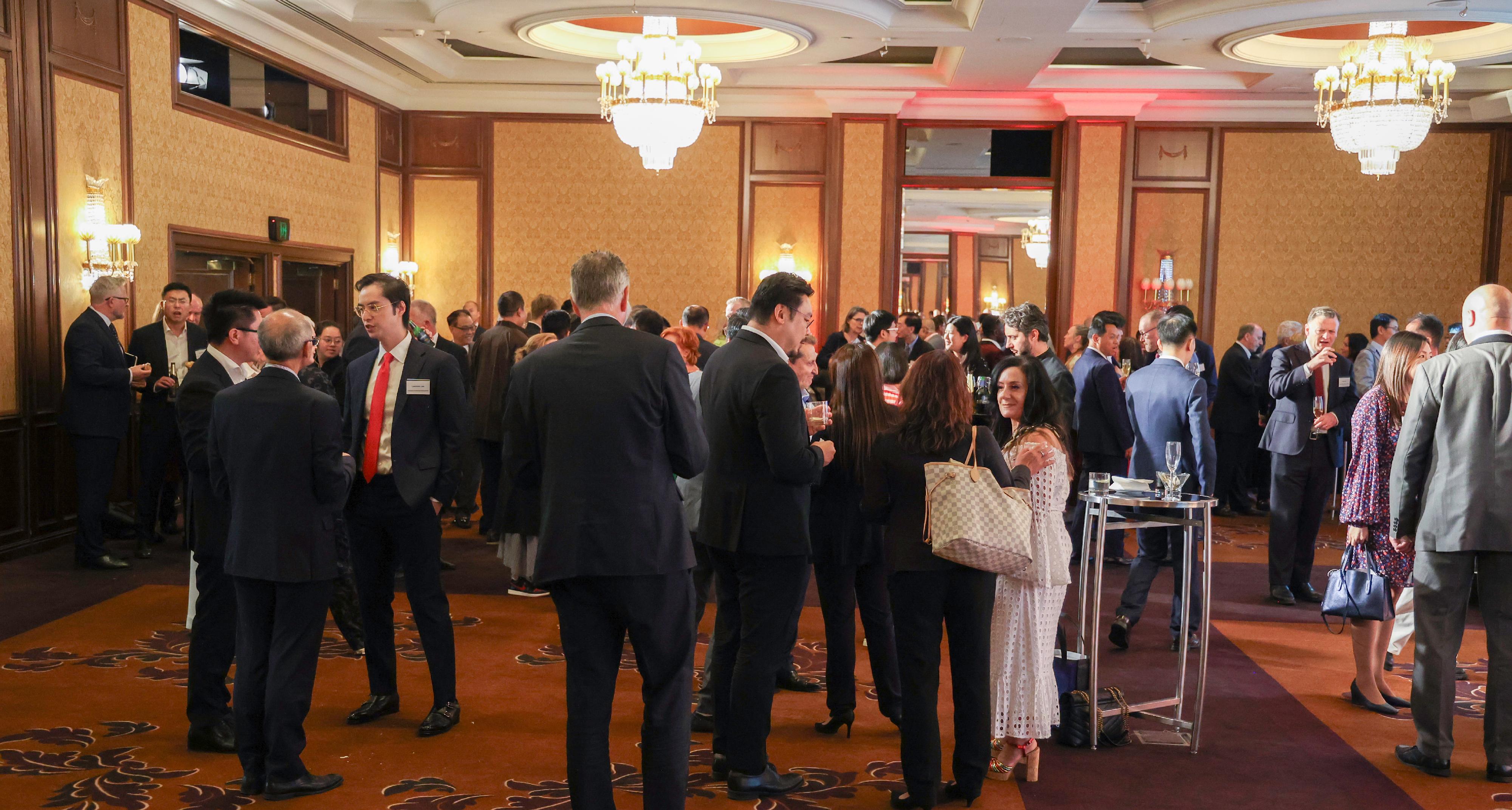 The Hong Kong Economic and Trade Office, Sydney hosted a reception in Melbourne, Australia, yesterday (February 15) to celebrate Chinese New Year. More than 150 guests from various sectors including political and business circles, media, academic and community groups as well as government representatives attended the reception.