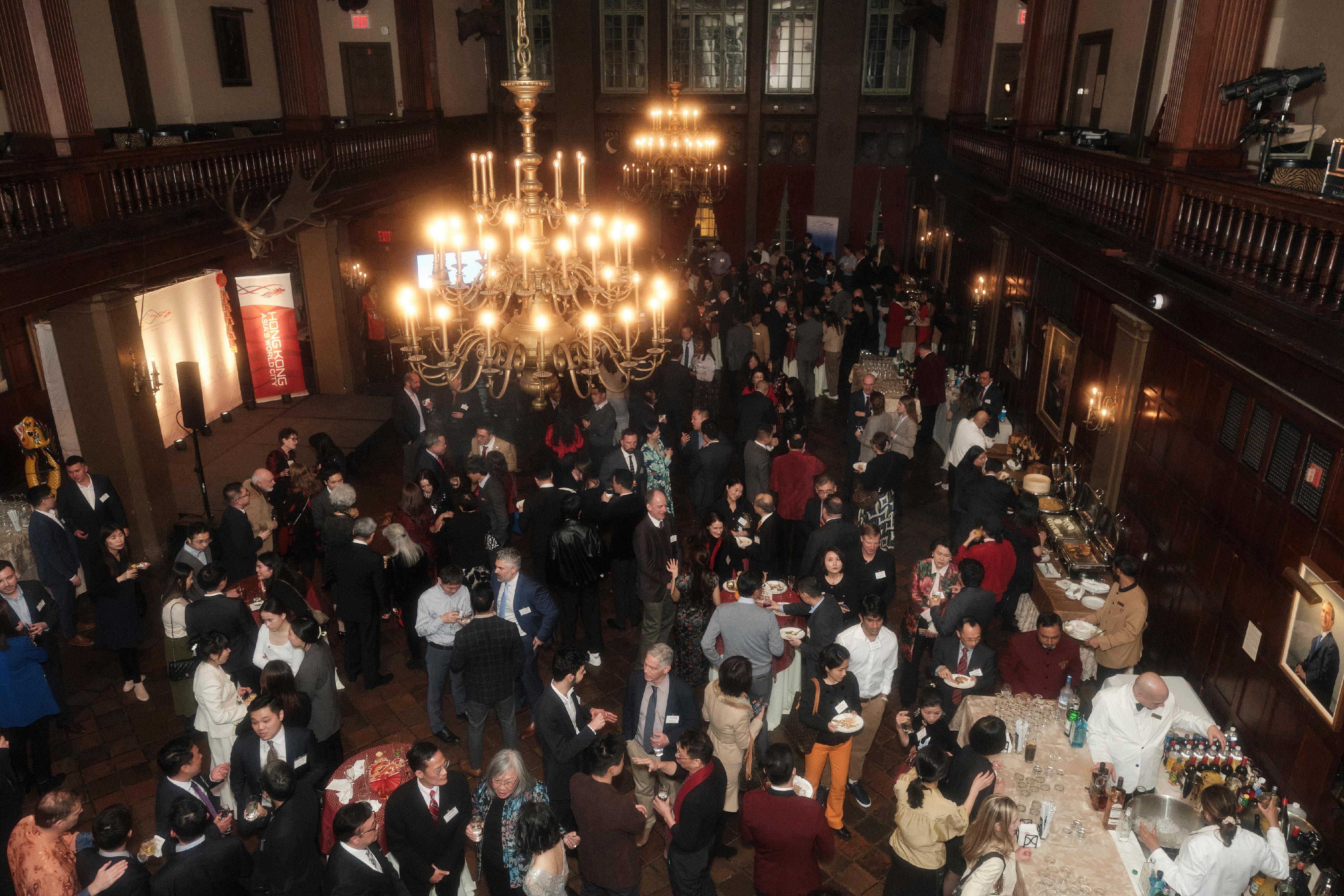 Some 400 guests attended the spring reception hosted by the Hong Kong Economic and Trade Office in New York on February 15 (New York time) to celebrate the Year of the Dragon.