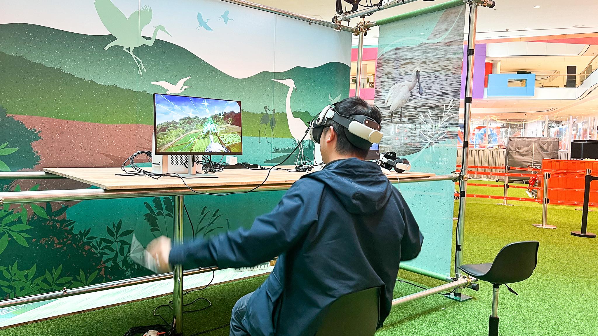 Organised by the Countryside Conservation Office, the roving exhibition entitled "Explore the Enchanting Countryside" will be launched tomorrow (February 20). Various interactive games are provided for the public to participate in, including virtual reality games that take visitors into wetlands to explore a treasure hunt adventure in fishponds. 