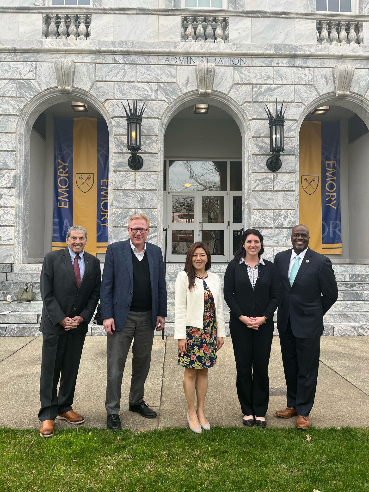 The Director of the Hong Kong Economic and Trade Office, New York, Ms Maisie Ho, promoted Hong Kong's fintech and innovation and technology during her three-day duty visit in Atlanta, Georgia from February 21 to 23 (Atlanta time). Photo shows Ms Ho (centre) with Vice Provost, Global Strategy and Initiative of Emory University, Mr Philip Wainwright (second left), after a meeting on February 22.