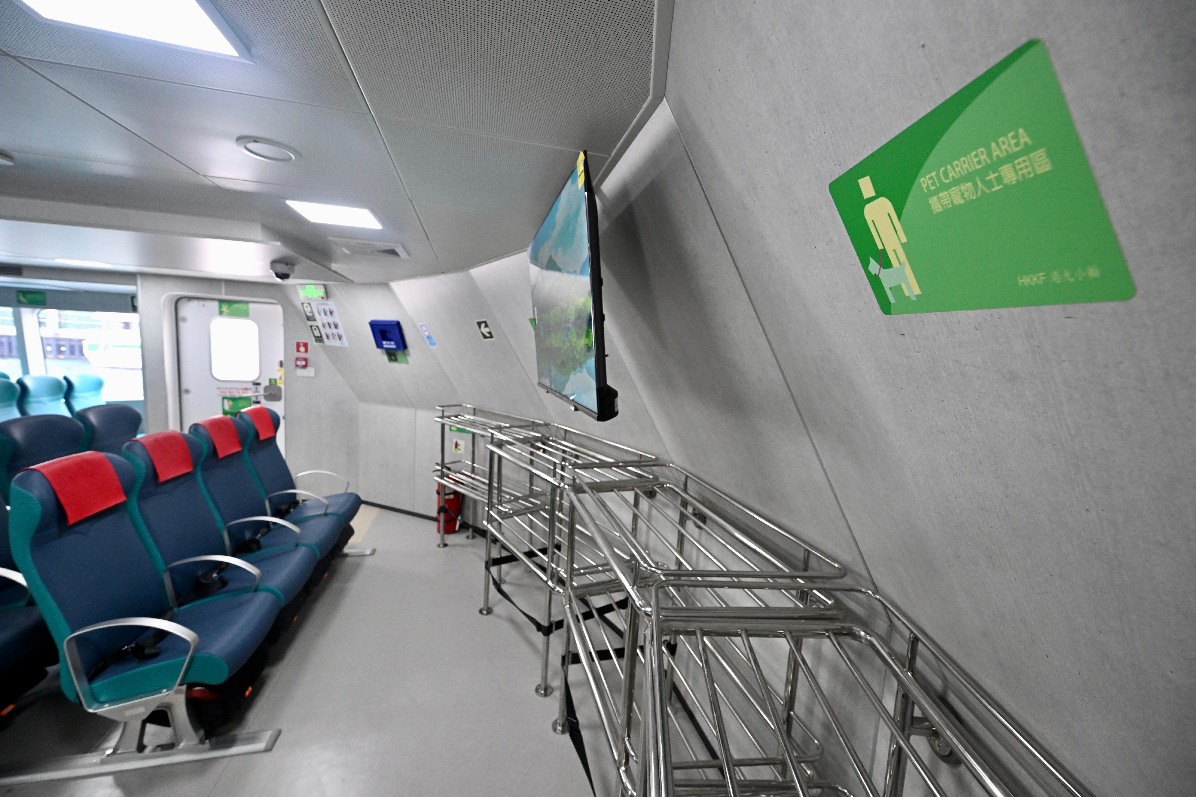 The Transport Department announced today (February 27) that the first batch of three fully government-subsidised new vessels procured under Phase I of the Vessel Subsidy Scheme will be gradually deployed to provide services from March this year. Photo shows the dedicated seats on a new vessel for passengers with pets.