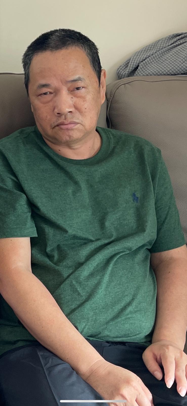 Lee Tim-fat, aged 62, is about 1.7 metres tall, 75 kilograms in weight and of medium build. He has a square face with yellow complexion and short black and white hair. He was last seen wearing a black jacket, black sports trousers and black sports shoes.