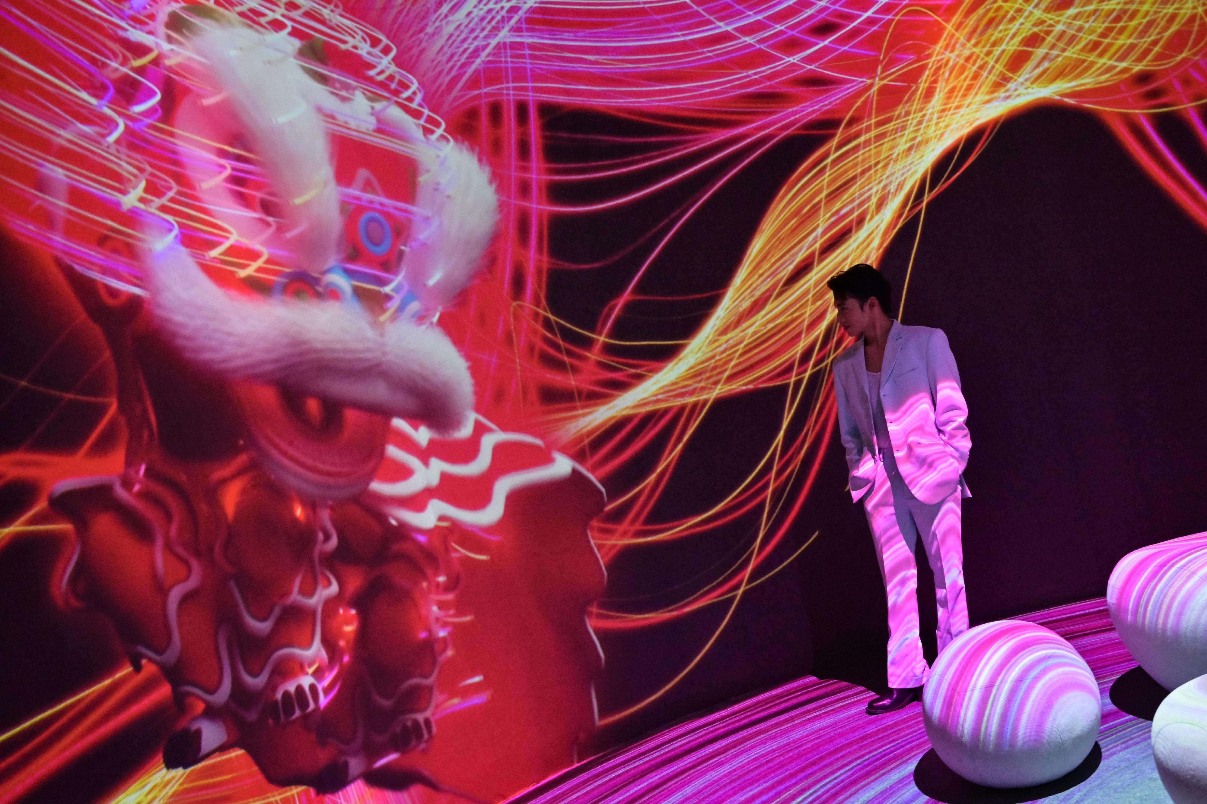 The "Immersive Hong Kong" roving exhibition, which showcases Hong Kong's unique strengths, advantages and opportunities with art technology, was launched in Kuala Lumpur, Malaysia, today (March 3) as part of a promotional campaign in Association of Southeast Asian Nations countries. Photo shows an art projection with the theme of "Blossoming Creativity" at the exhibition.