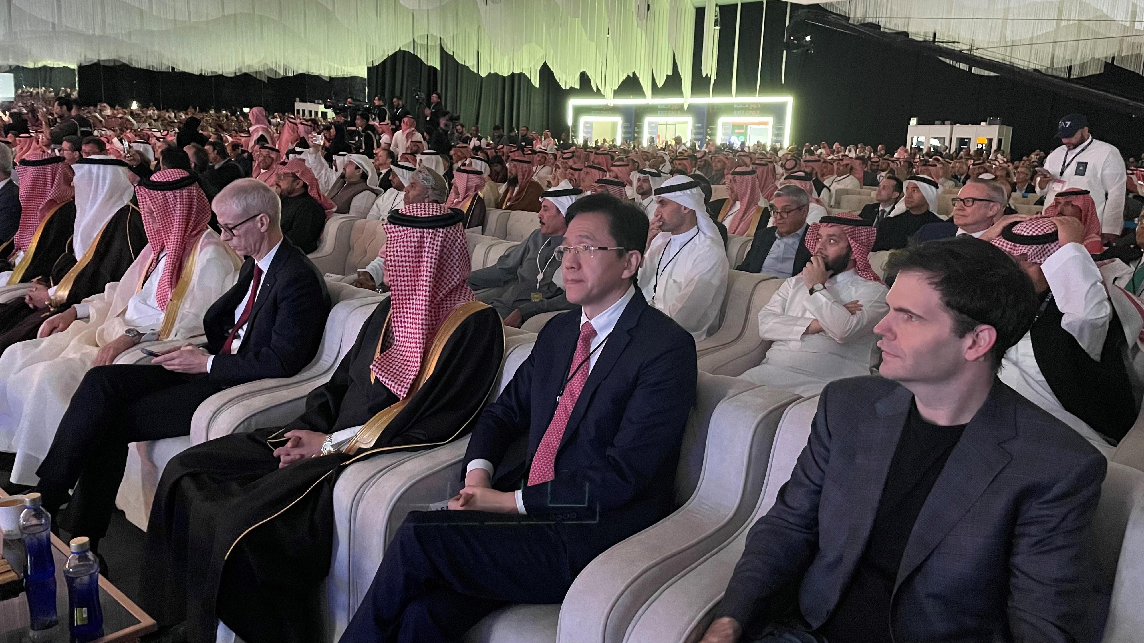 The Secretary for Innovation, Technology and Industry, Professor Sun Dong, led a delegation of representatives from the innovation and technology industry to attend the LEAP 2024 technology conference on March 4 (Riyadh time). Picture shows Professor Sun (front row, second right) attending the opening ceremony of the technology conference.