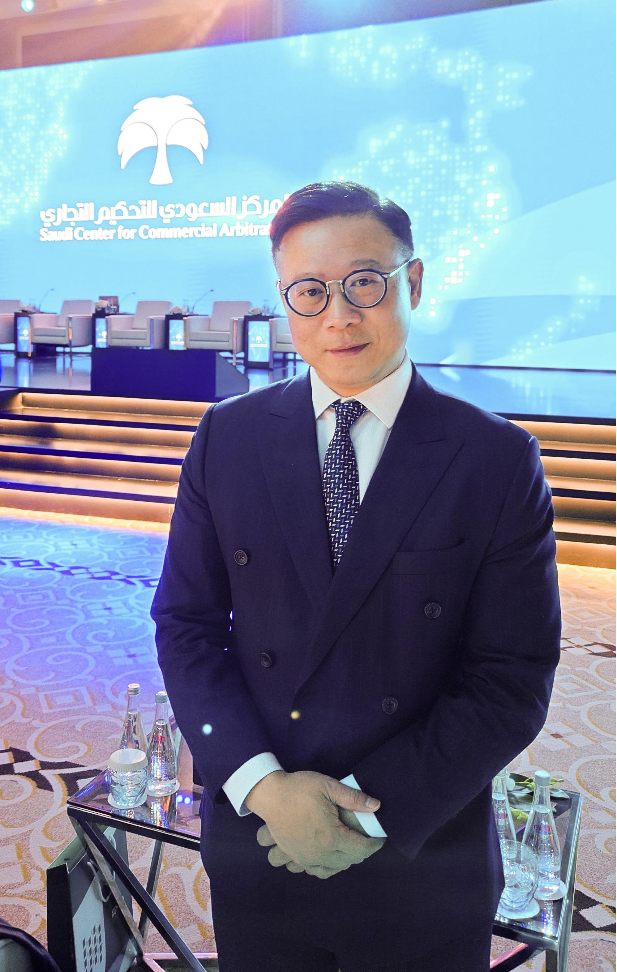 The Deputy Secretary for Justice, Mr Cheung Kwok-kwan, attends the 3rd International Conference and Exhibition organised by the Saudi Center for Commercial Arbitration in Riyadh, Saudi Arabia, on March 6 (Riyadh time), gathering senior officials and industry experts from various regions to discuss the development of dispute resolution in Saudi Arabia and around the world.
