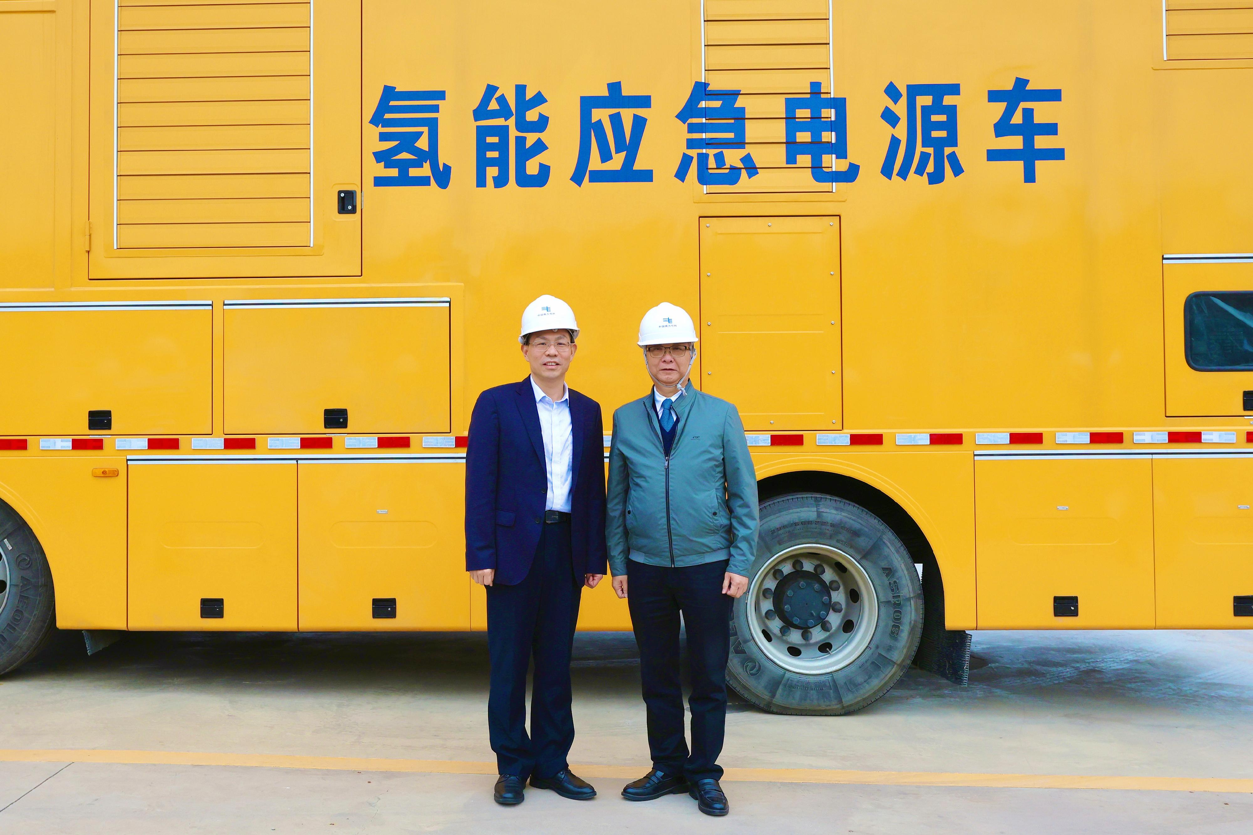 The Secretary for Environment and Ecology, Mr Tse Chin-wan, visited the energy facilities of the China Southern Power Grid in Zhuhai and Nansha, Guangzhou, in the Guangdong-Hong Kong-Macao Greater Bay Area today (March 7). Photo shows Mr Tse (right), accompanied by the President of the China Southern Power Grid International Co Limited, Mr Chen Shengran (left), touring the Xiaohu Island Electric Hydrogen Smart Energy Station.