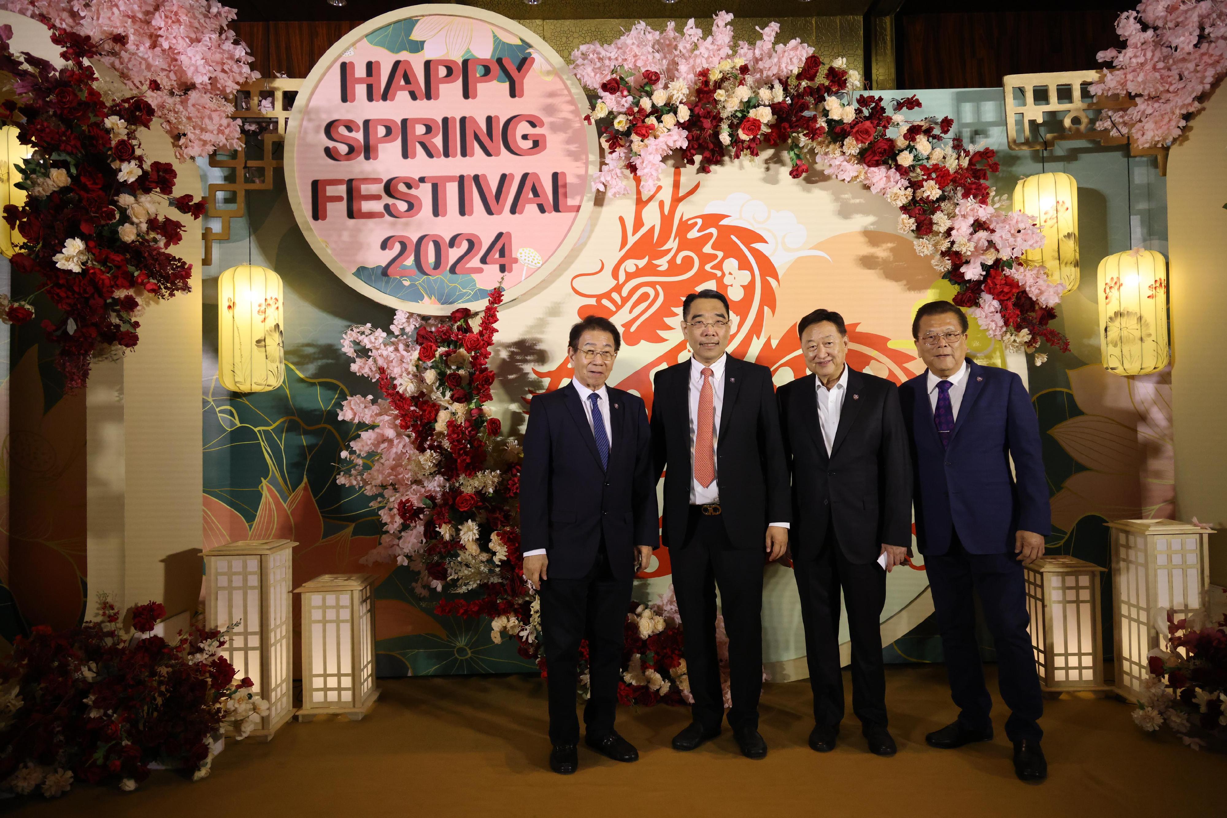 The Hong Kong Economic and Trade Office, Jakarta (HKETO Jakarta) today (March 13) hosted a Chinese New Year dinner in Manila, the Philippines. Photo shows guests at the thematic booth set up by the HKETO Jakarta.