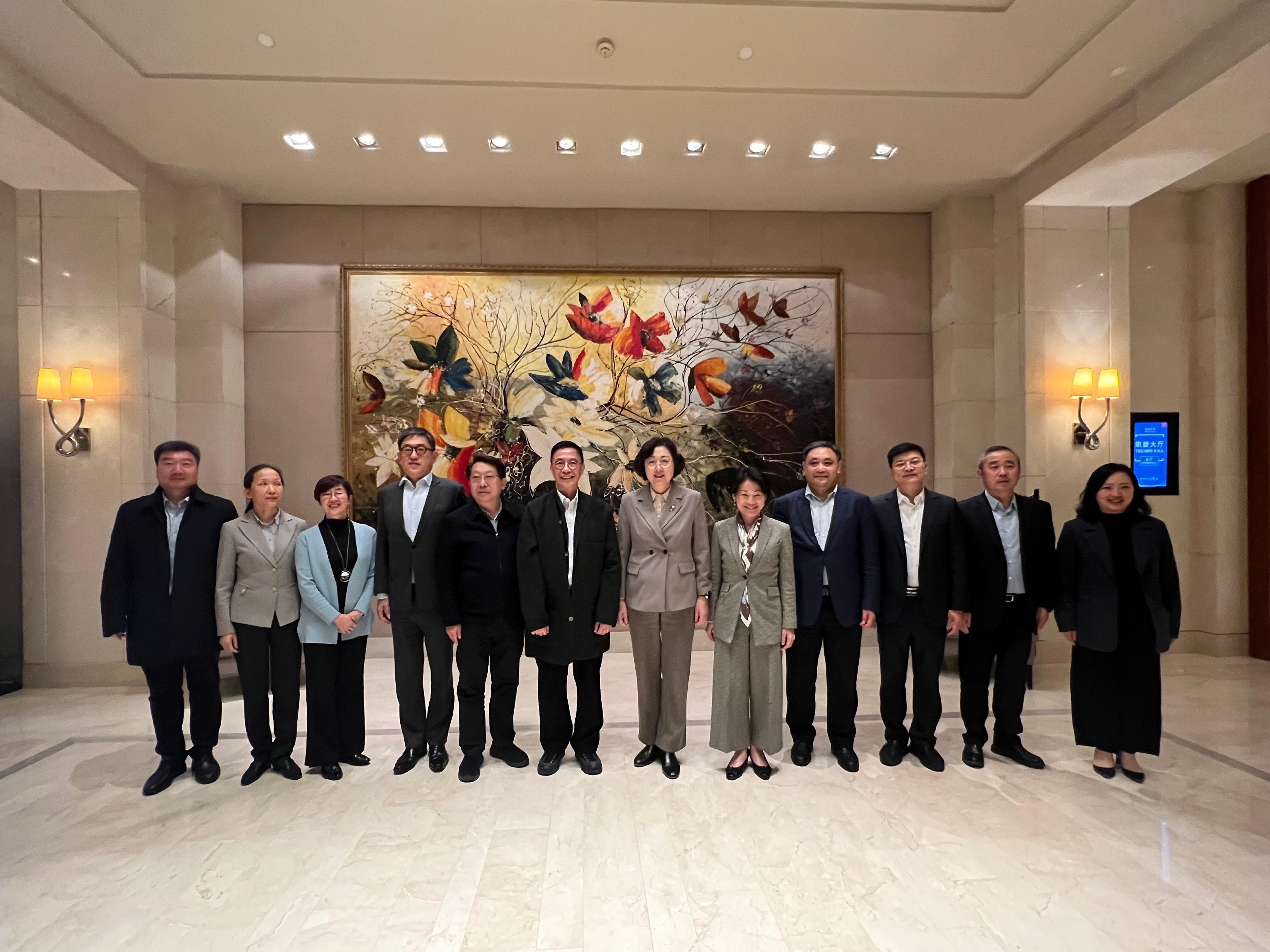 The Secretary for Culture, Sports and Tourism, Mr Kevin Yeung (sixth left), visited Xi'an and Qingdao to promote Hong Kong tourism. On the second day of the visit (March 13), he arrives in Qingdao and meets with Deputy Secretary of the CPC Qingdao Municipal Committee Ms Zhang Hui (sixth right) to exchange views on driving tourism developments.

