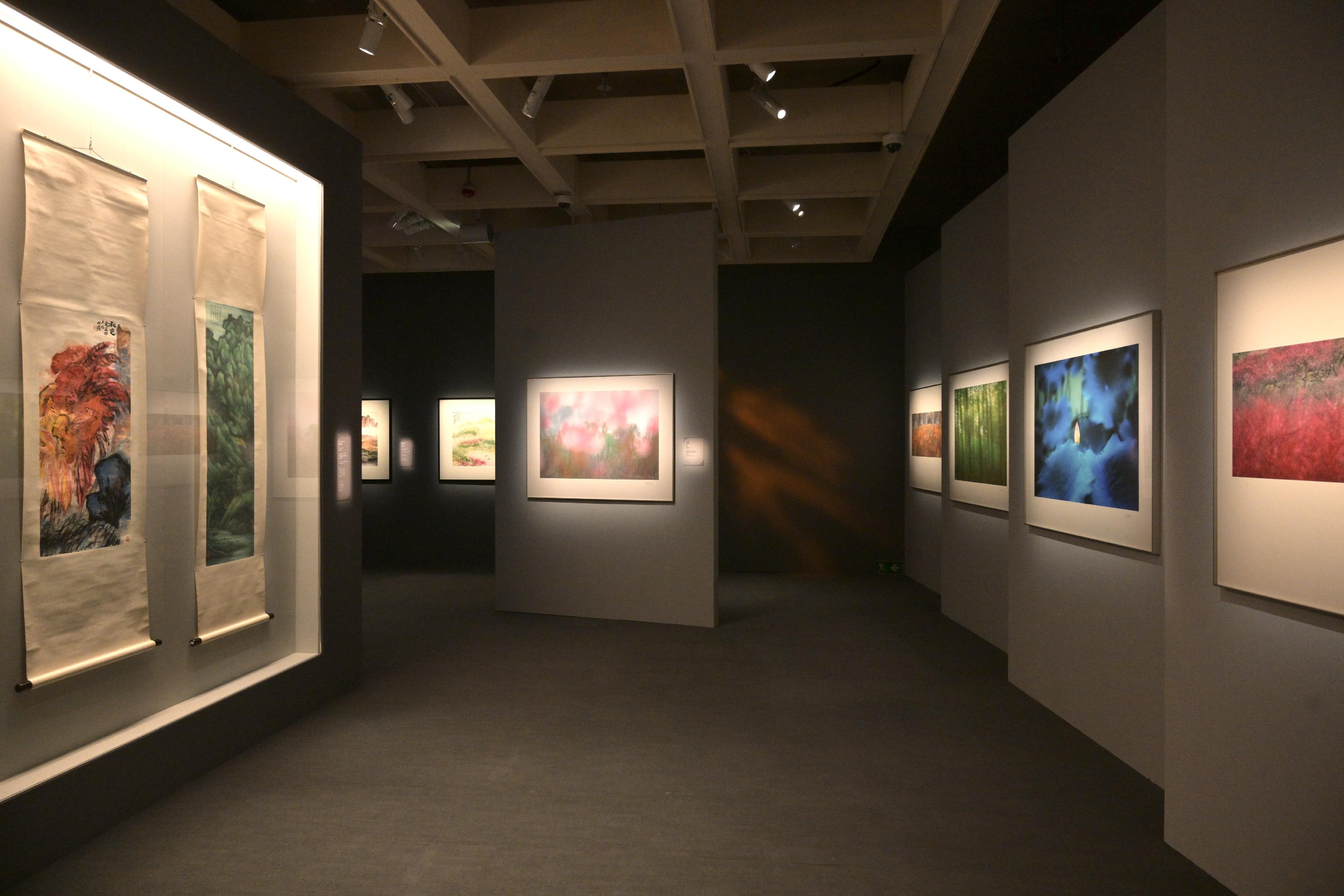 The Wu Guanzhong Art Sponsorship: Dialogue with 20th Century Chinese Art Series opened today (March 21) at the Hong Kong Museum of Art. Picture shows photographic works by renowned collector and photographer Dr Leo Wong and his collection of 20th century Chinese paintings and calligraphy in the "True Likeness: The Art and Collection of Jingguanlou" exhibition.