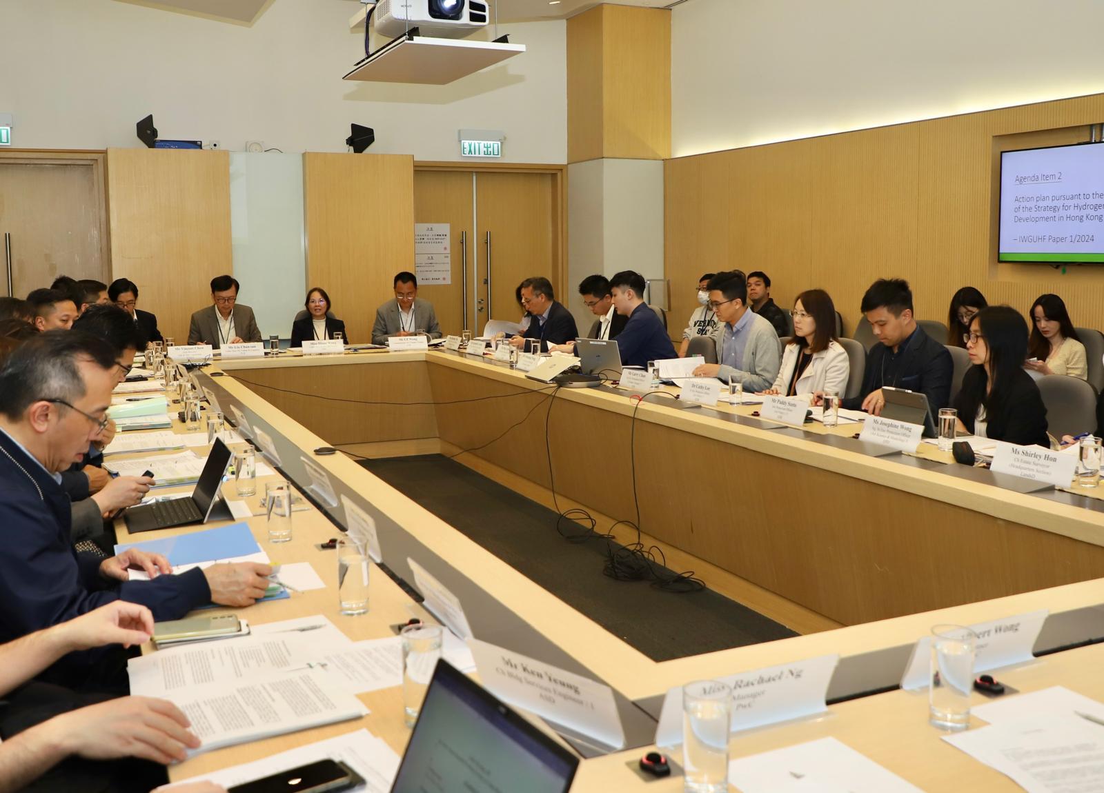 The Inter-departmental Working Group on Using Hydrogen as Fuel, chaired by the Under Secretary for Environment and Ecology, Miss Diane Wong, has given agreement-in-principle to five more applications of trial projects on hydrogen fuel technology at its meeting today (March 22).
