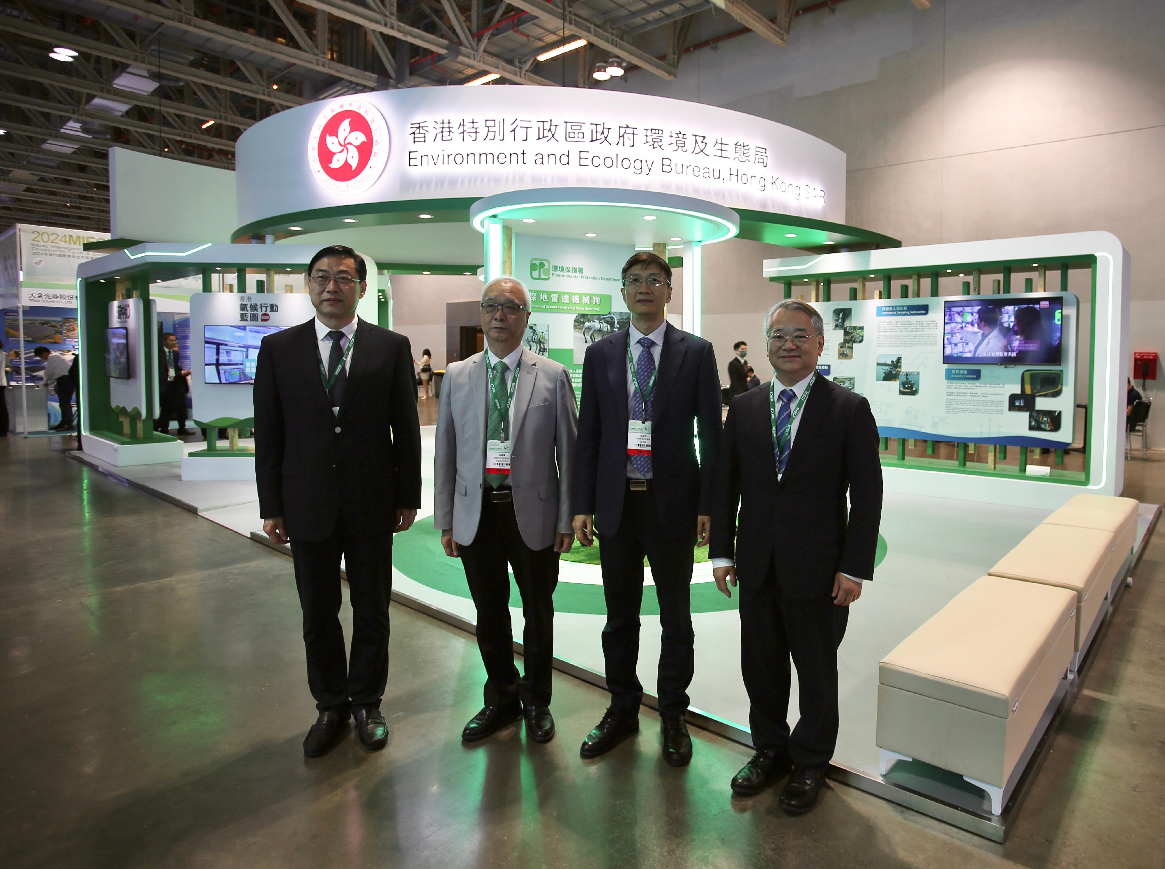 The Secretary for Environment and Ecology, Mr Tse Chin-wan, today (March 28) led a delegation to attend the 2024 Macao International Environmental Co-operation Forum & Exhibition in Macao. Photo shows Mr Tse (second left); the Director of Environmental Protection, Dr Samuel Chui (first right); and the Director of the Guangzhou Municipal Ecological Environment Bureau, Mr Wang Baosen (second right), meeting at the exhibition.
 
