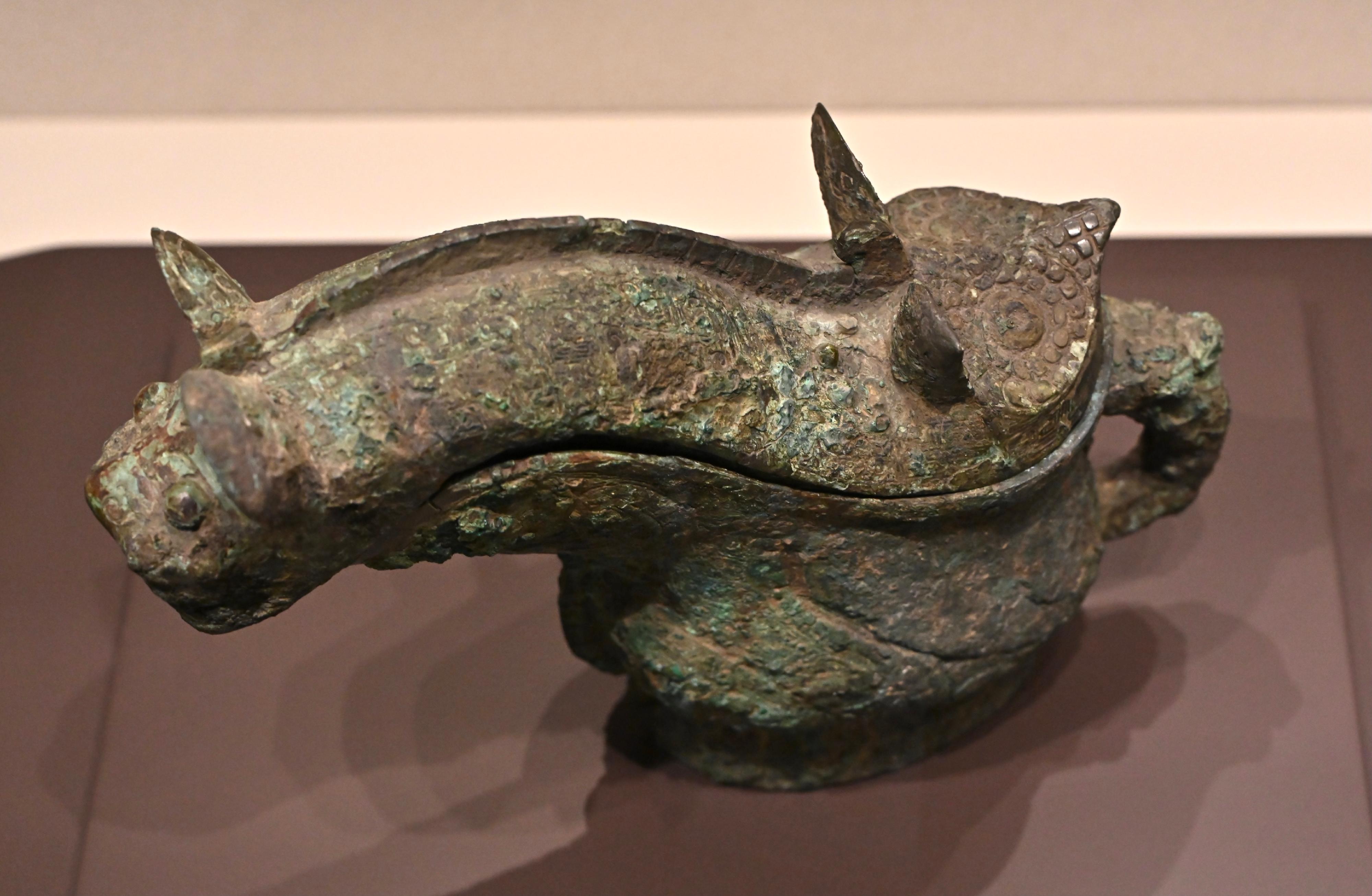 河南博物院的藏品—商代後期的「婦好」圈足觥，出土於安陽殷墟婦好墓。