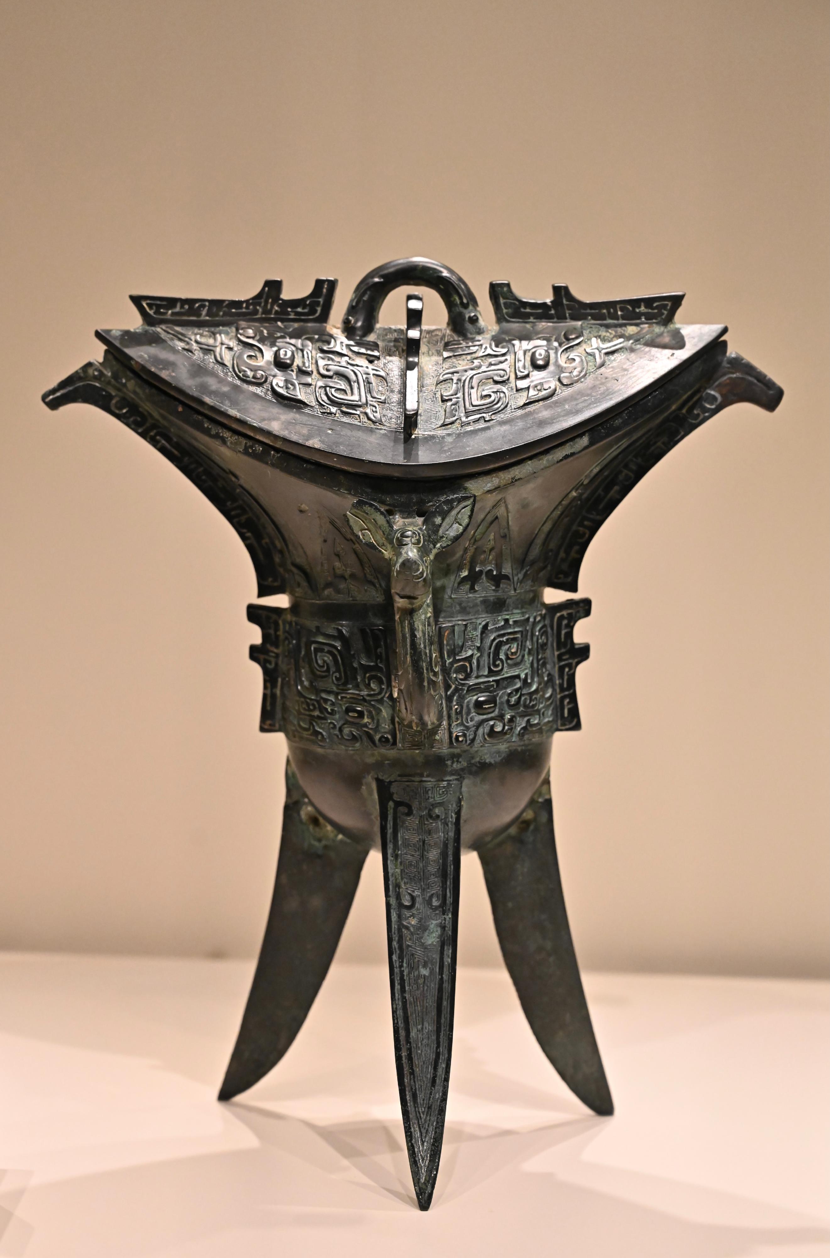 國家一級文物、信陽博物館的藏品—西周的「父乙」角，出土於信陽溮河區溮河港鄉。