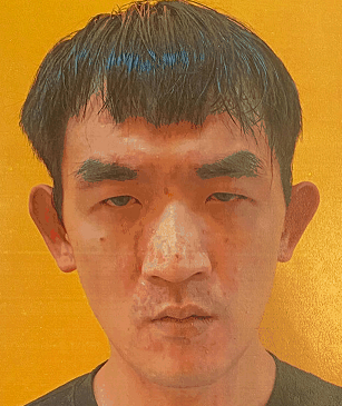 Tsang Man-tat, aged 36, is about 1.68 metres tall, 66 kilograms in weight and of thin build. He has a pointed face with yellow complexion and short black hair. He was last seen wearing a long-sleeved black shirt, black shorts and white slippers.