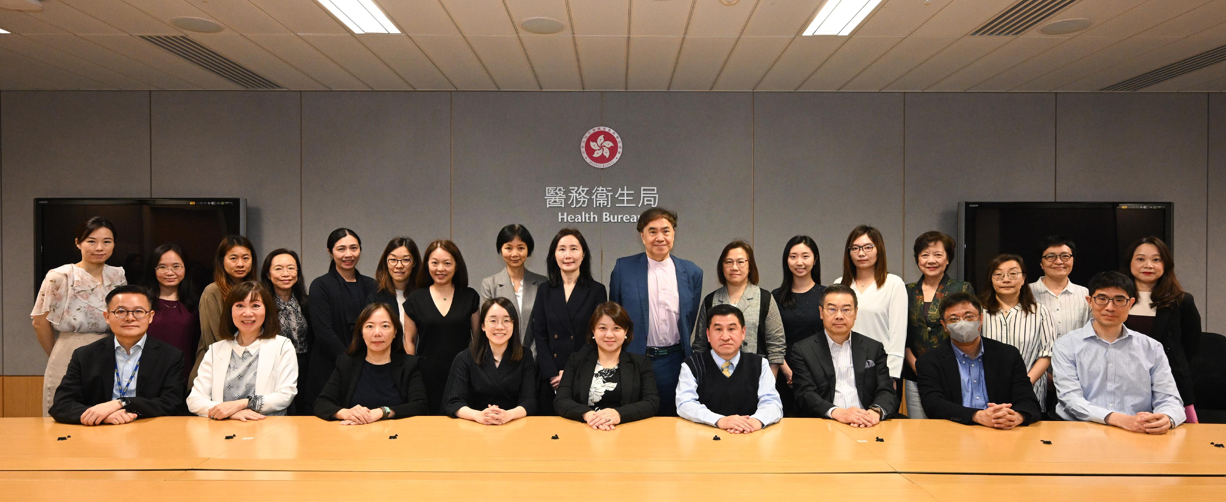 The ninth meeting of the Committee on Promotion of Breastfeeding was held today (April 9). The Under Secretary for Health, Dr Libby Lee, (front row, centre) was pictured in a group photo with other committee members after the meeting.