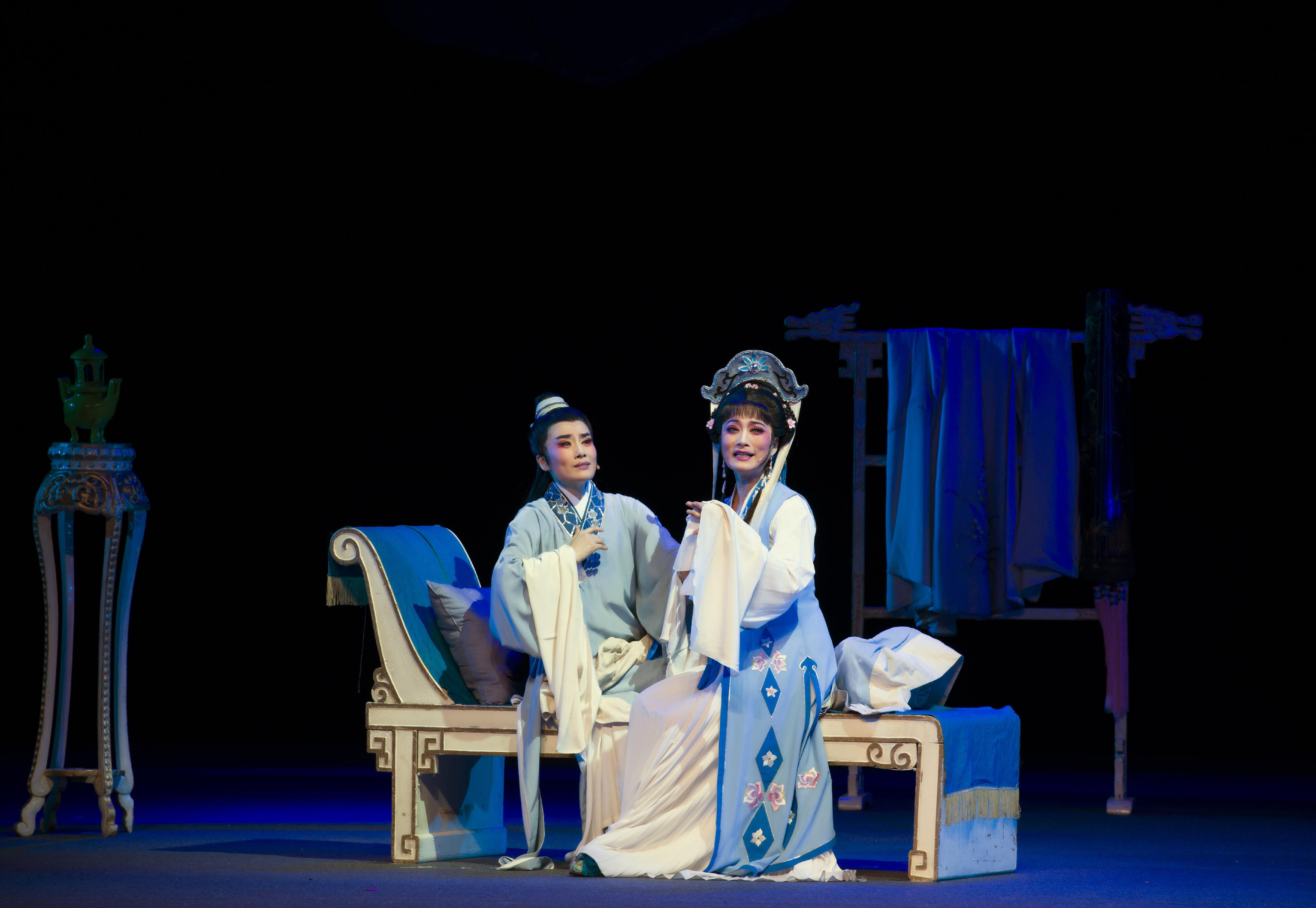 福建芳華越劇院演出《柳永》的劇照。