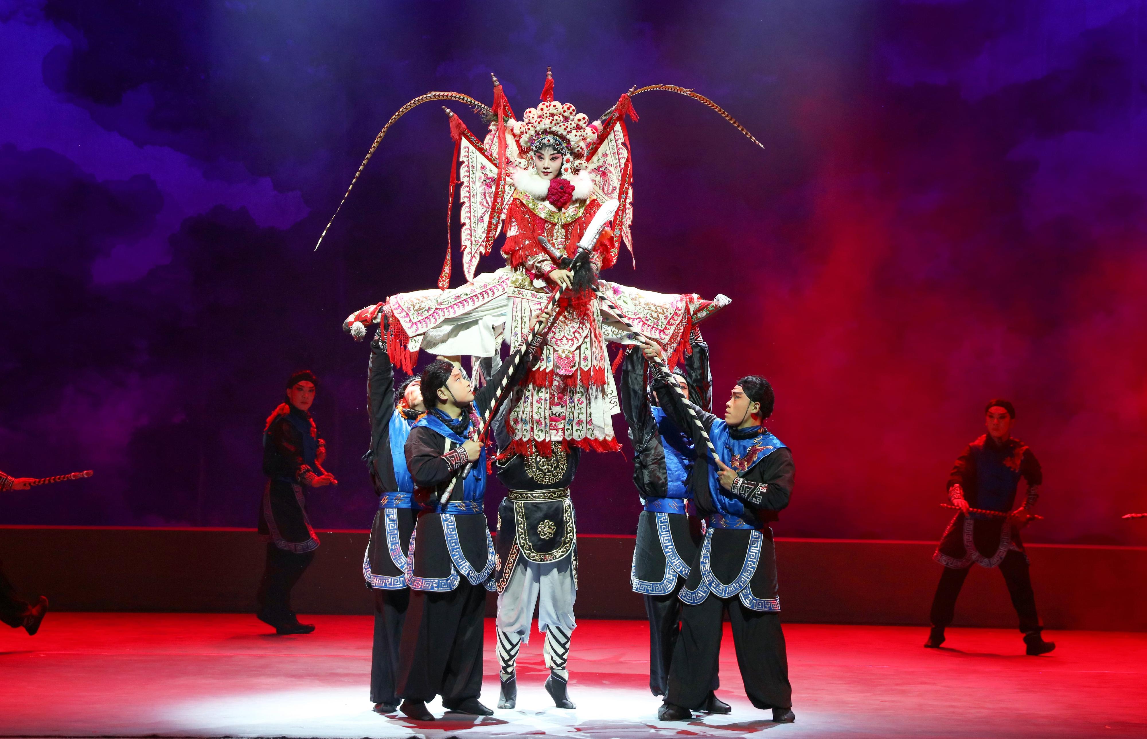 浙江婺劇藝術研究院演出《穆桂英》的劇照。