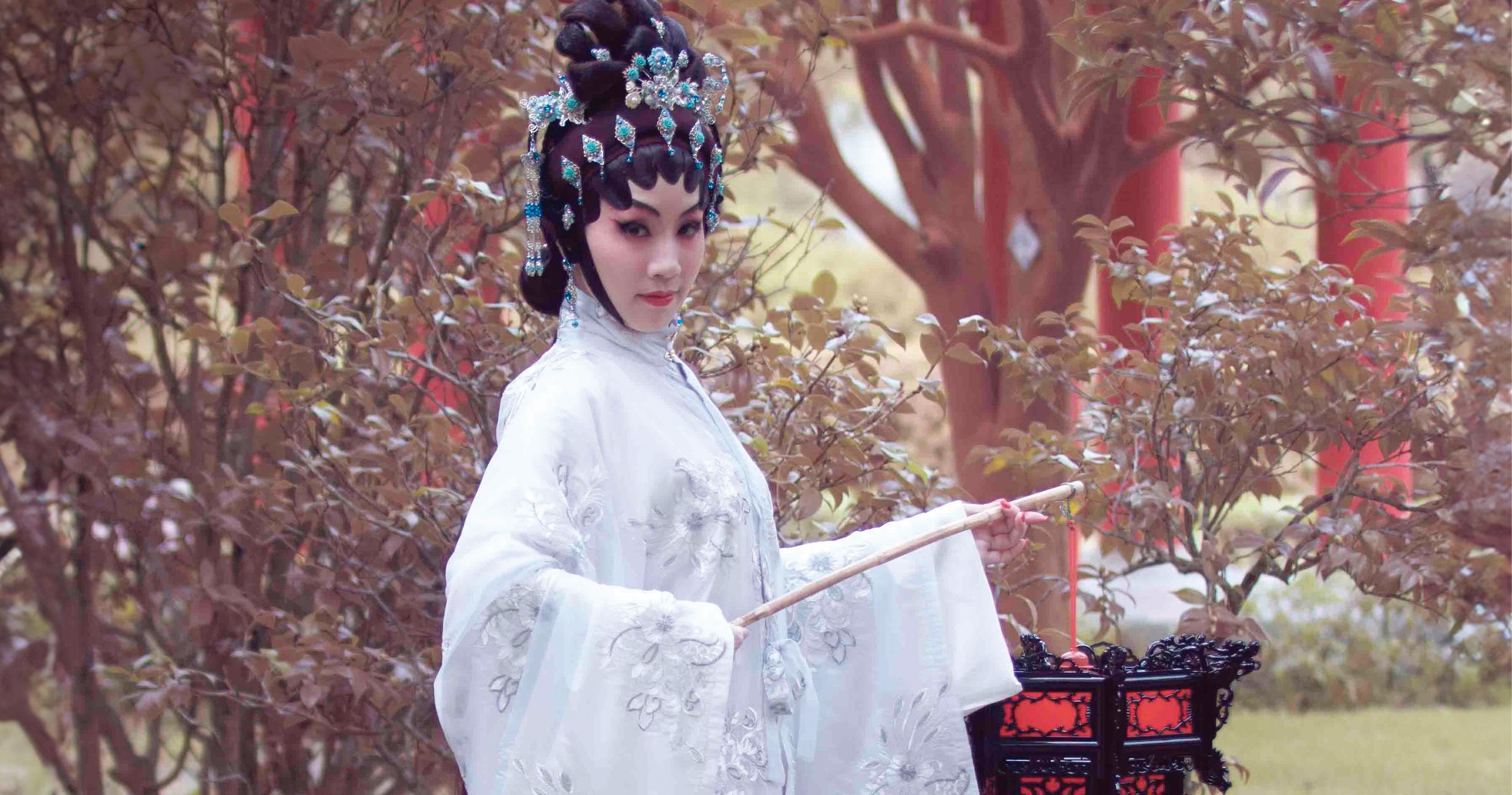 首届「中华文化节」将于六月至九月期间举行。图示香港灵宵剧团新编粤剧《马湘兰》的剧照。（图片来源：Rebecca Lo）
