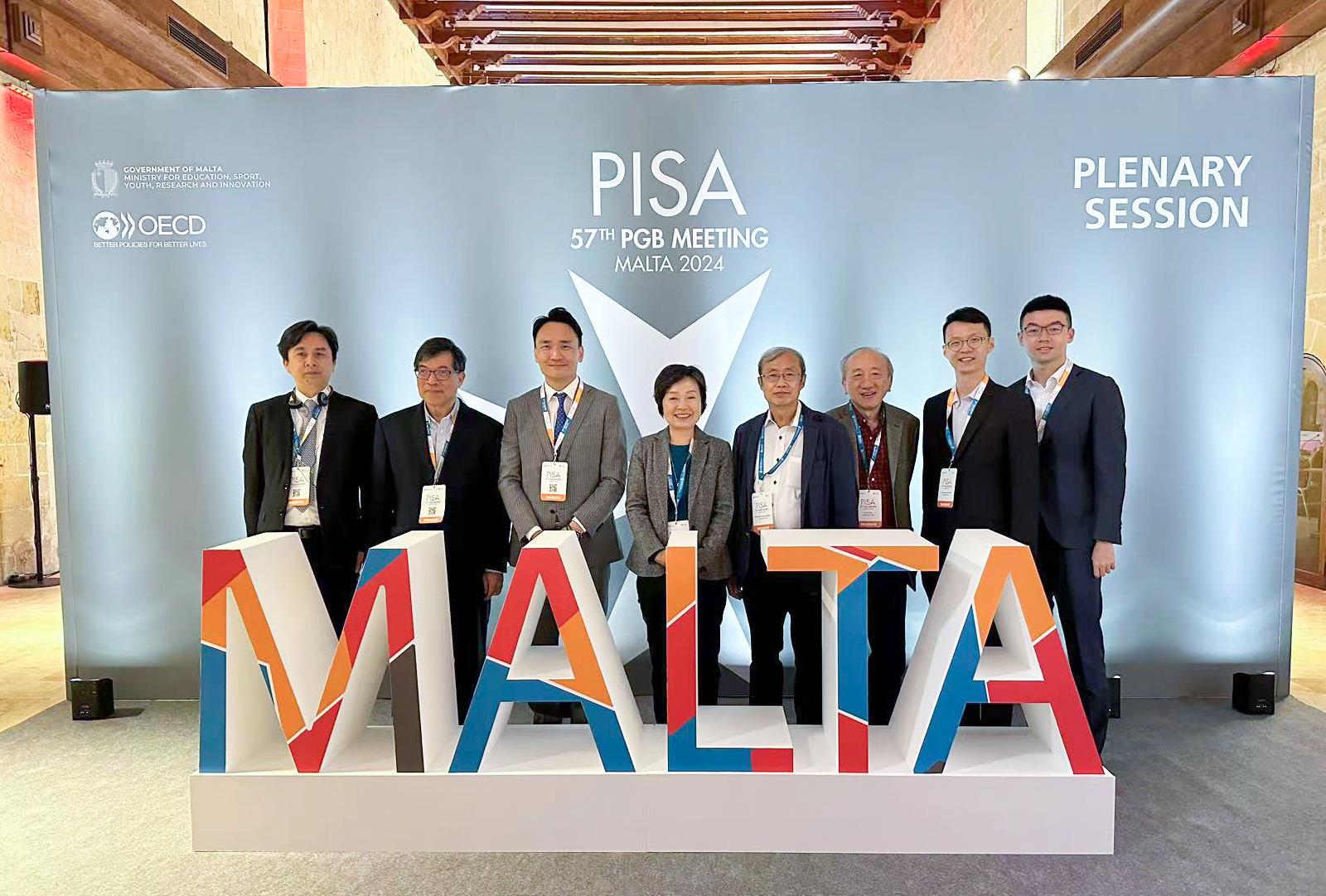 The Secretary for Education, Dr Choi Yuk-lin, attended the Programme for International Student Assessment Governing Board Meeting organised by the Organisation for Economic Co-operation and Development in Malta from April 17 to 19 (Malta time). Photo shows Dr Choi (fourth left), the Director of the Education and Youth Affairs Bureau of the Macao Special Administrative Region Government, Mr Kong Chi-meng (third left), and other members of the Hong Kong and Macao delegations.