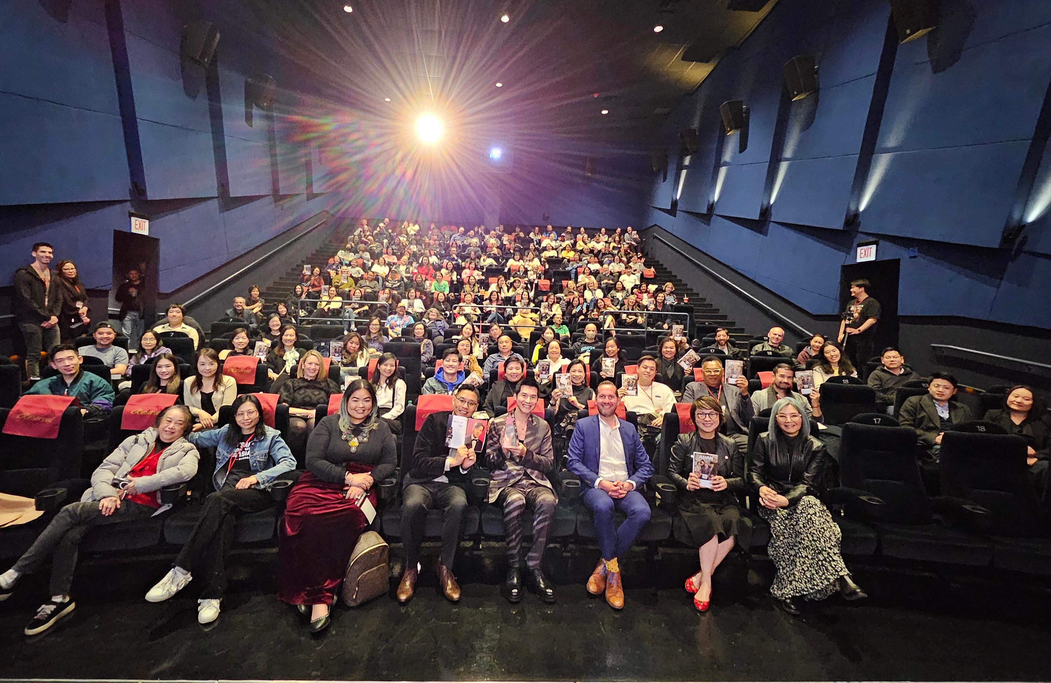 Hong Kong films highlighted the closing weekend (April 19 to 21, Chicago time) of Season 18 of Chicago's Asian Pop-Up Cinema. Photo shows officiating guests and Bright Star Award honouree Carlos Chan (front row, fourth right) with the audience on the closing night on April 20 (Chicago time).
