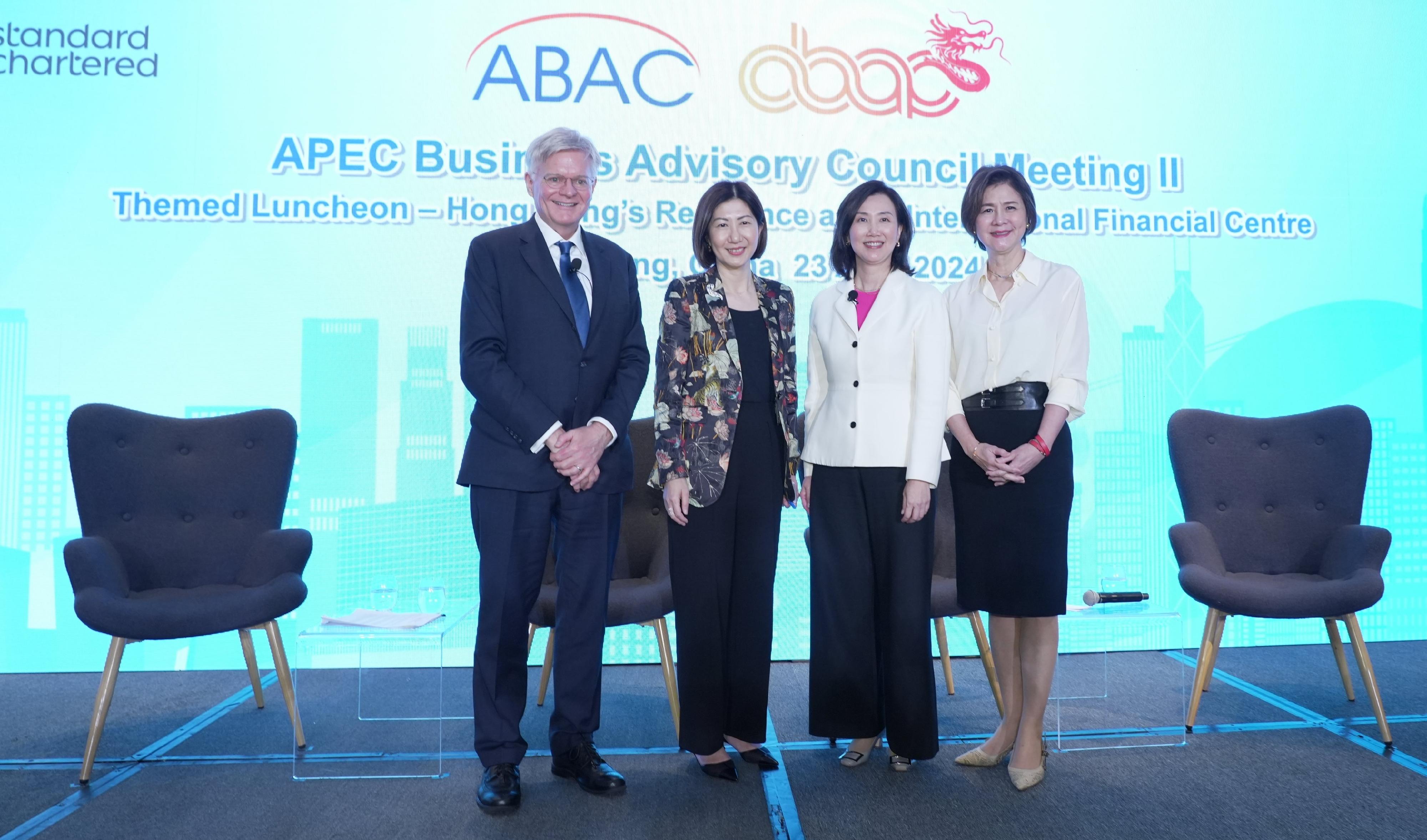 The second 2024 Asia-Pacific Economic Cooperation Business Advisory Council (ABAC) Meeting (the second Meeting) was held from April 22 to 25 in Hong Kong. During the second Meeting, Hong Kong, China's representative to ABAC Ms Mary Huen joined a panel discussion on Hong Kong's Resilience as an International Financial Centre at a themed luncheon sponsored by Standard Chartered Bank (Hong Kong) Limited on April 23. Photo shows Ms Huen (second right) with other panellists. 