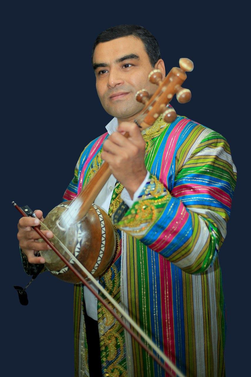 《朱拉耶夫與塔吉克音樂—絲路上的傳統與創新》演奏會將於六月十七日舉行。圖為塔吉克音樂家沙夫卡莊‧奧基洛夫。