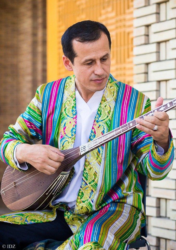 The "Tajik Music with Sirojiddin Juraev - Tradition and Innovation on the Silk Road" concert will be held on June 17. Photo shows Tajik maestro Sirojiddin Juraev. 
