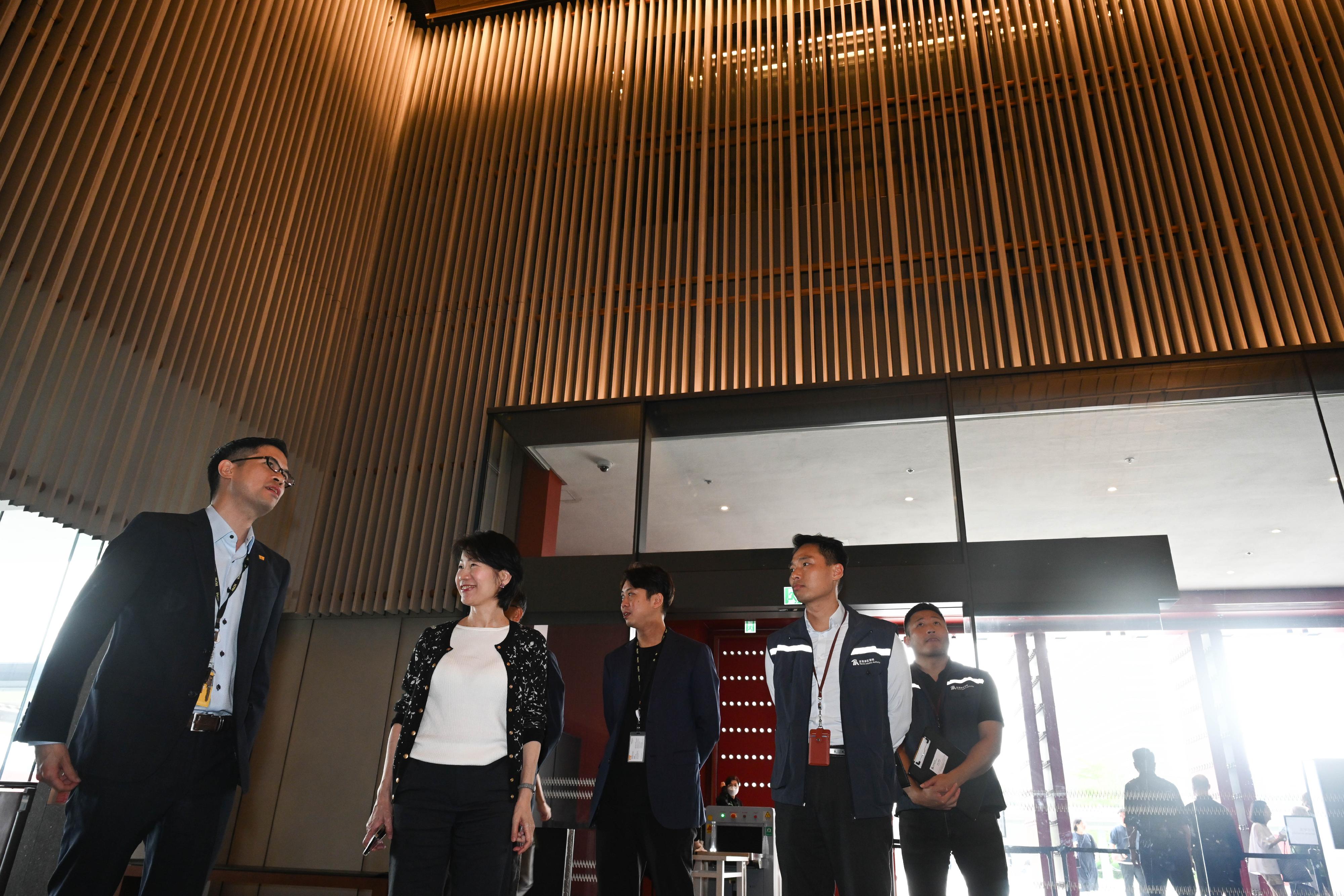 The Commissioner for Tourism, Ms Vivian Sum (second left), today (April 29) visited the Hong Kong Palace Museum with representatives of the Travel Industry Authority to monitor the crowd management arrangements of the tourist attraction during the 2024 Labour Day Golden Week of the Mainland.