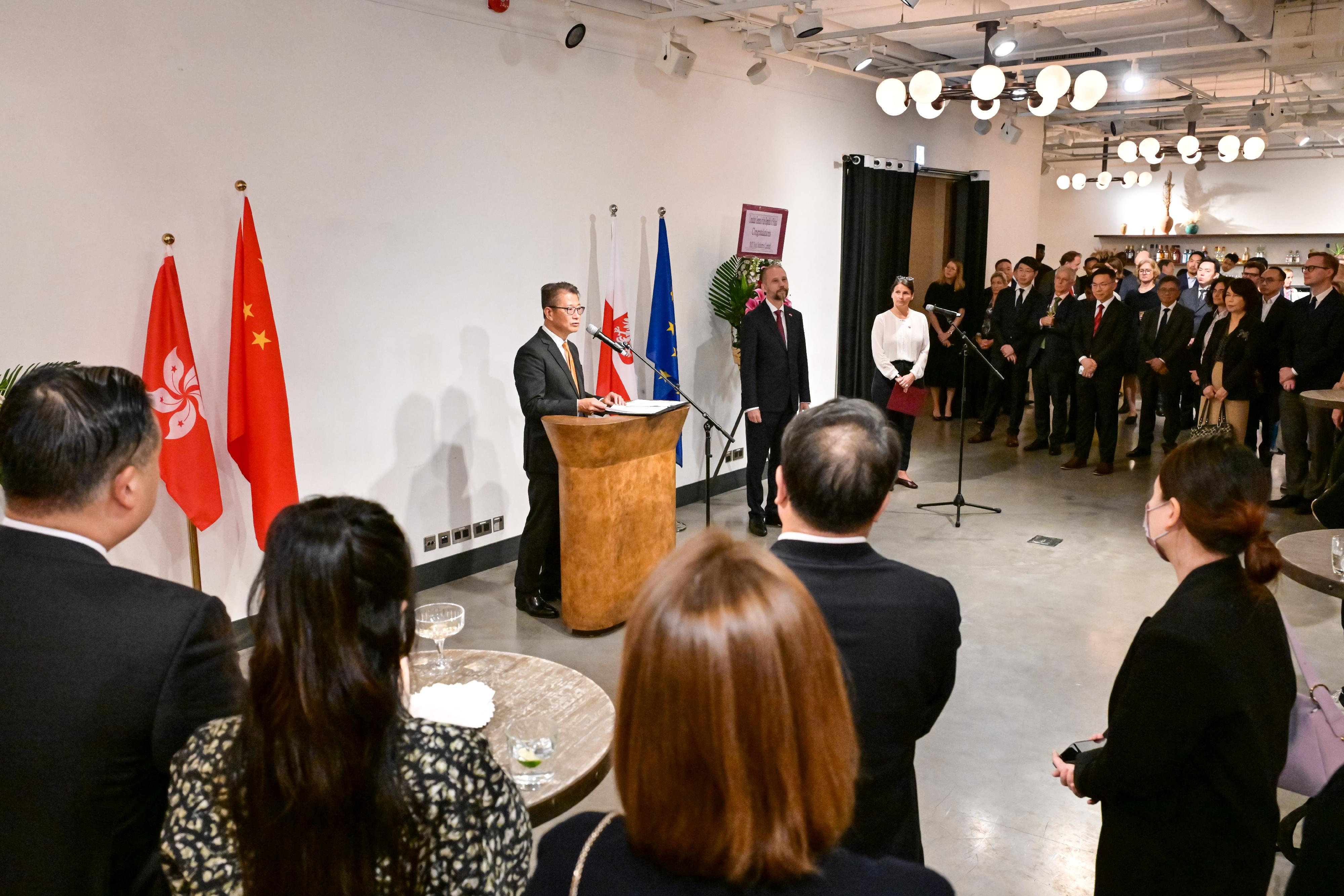 The Financial Secretary, Mr Paul Chan, attends at the Republic of Poland Constitution Day reception today (May 7). Photo shows Mr Chan speaking at the event. Next to him is the Consul General of the Republic of Poland, Mr Michal Kołodziejski.