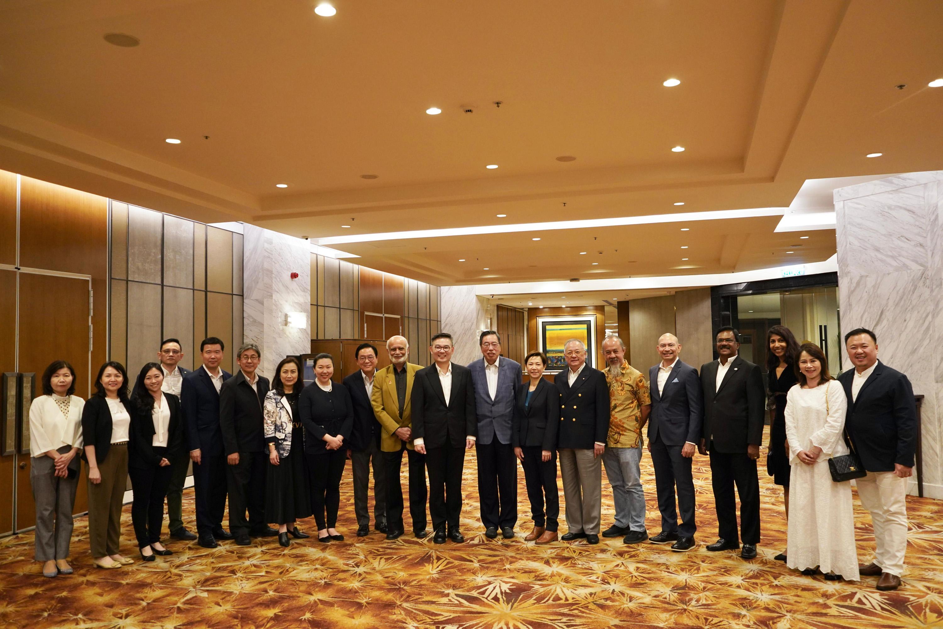 The Legislative Council (LegCo) delegation began the seven-day duty visit to Malaysia, Indonesia and Singapore today (May 12). Photo shows the delegation and representatives of the Hong Kong-Malaysia Business Association.