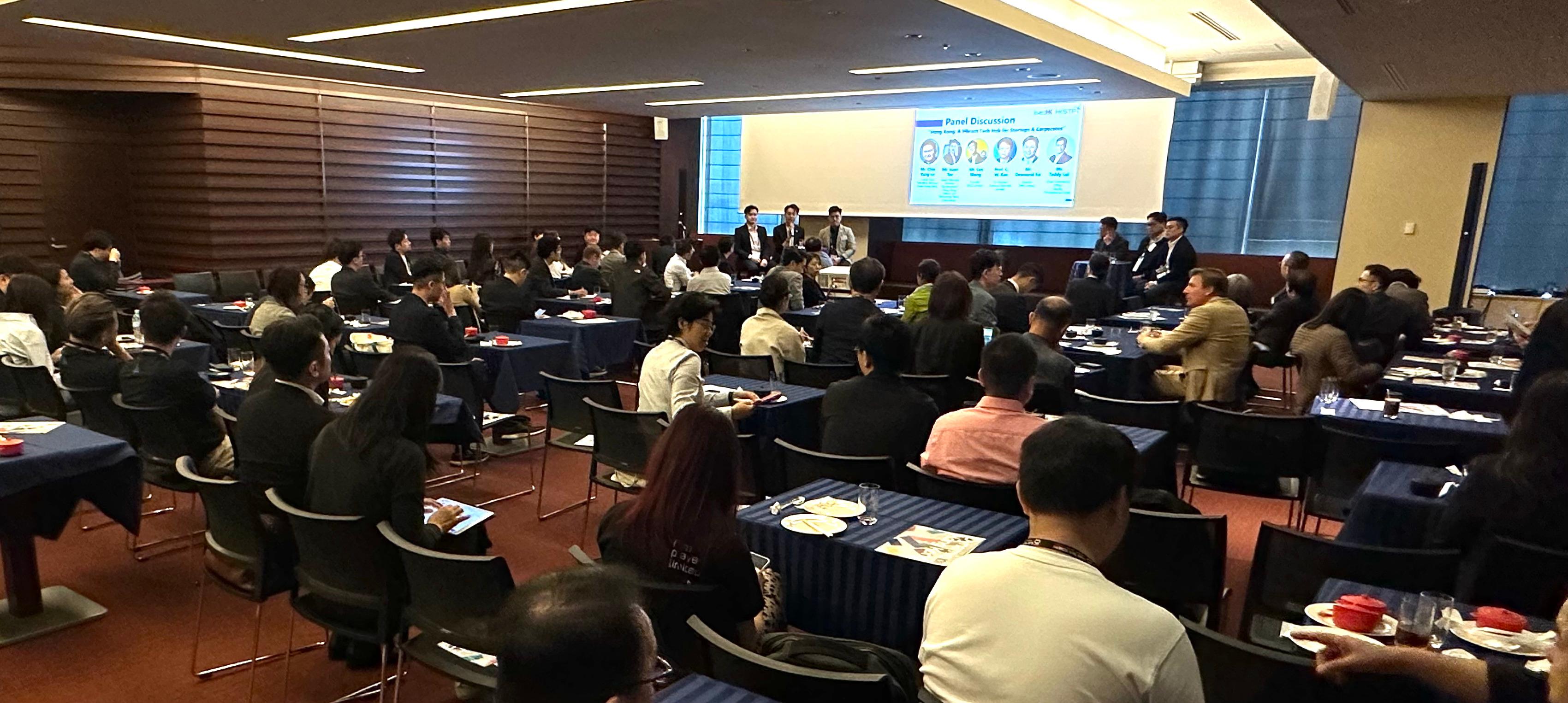 以「香港：初创企业及商业机构的国际创科中心」为主题的午餐专题讨论会今日（五月十六日）在日本东京举行。