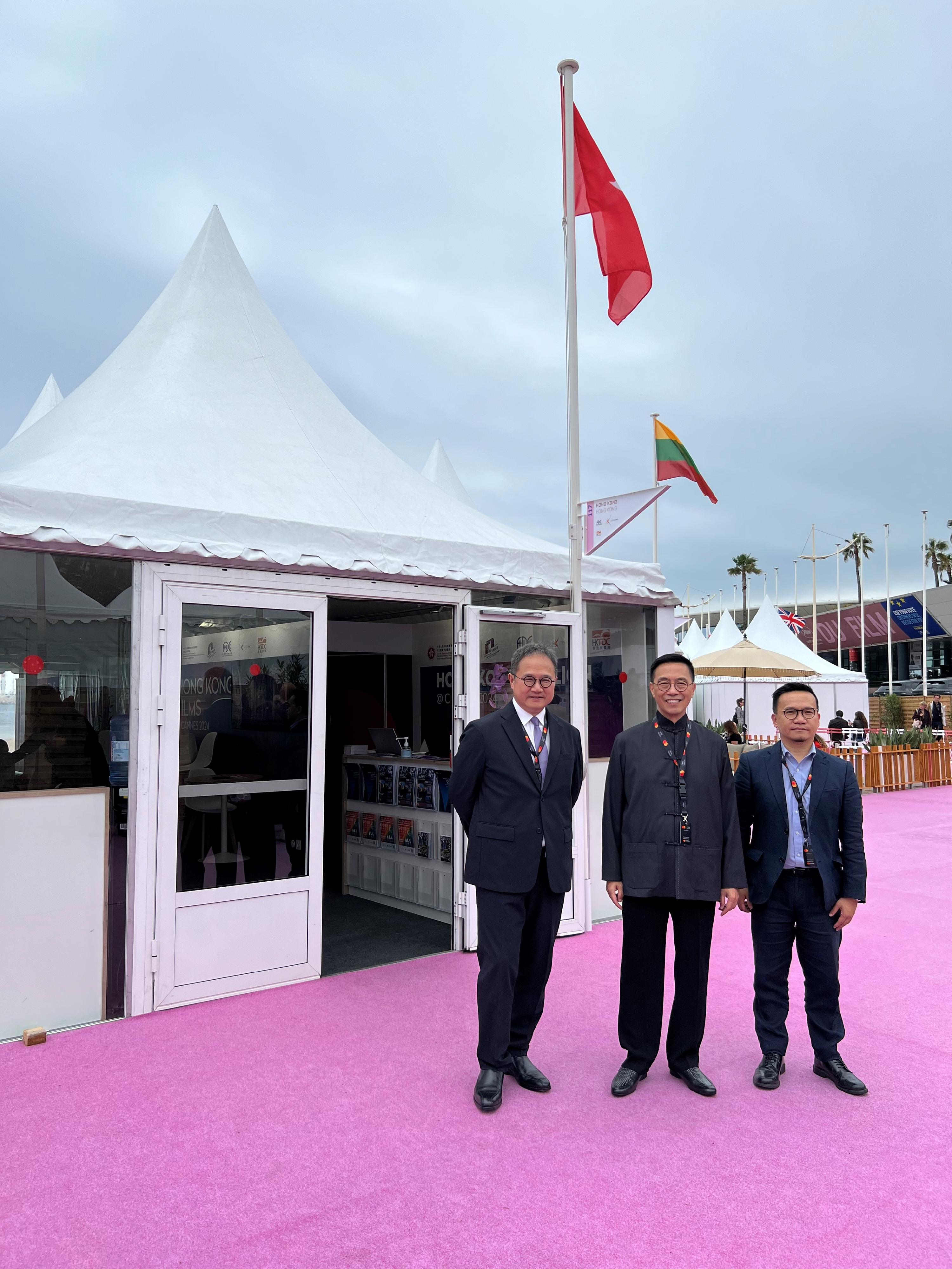 The Secretary for Culture, Sports and Tourism, Mr Kevin Yeung, led a Hong Kong film industry delegation to the 77th Cannes Film Festival in France. Accompanied by the Permanent Secretary for Culture, Sports and Tourism, Mr Joe Wong (left), and Assistant Head of Create Hong Kong Mr Gary Mak (right), Mr Yeung (centre) visited the Hong Kong Pavilion at the Cannes Film Market on May 15 (Cannes time).
