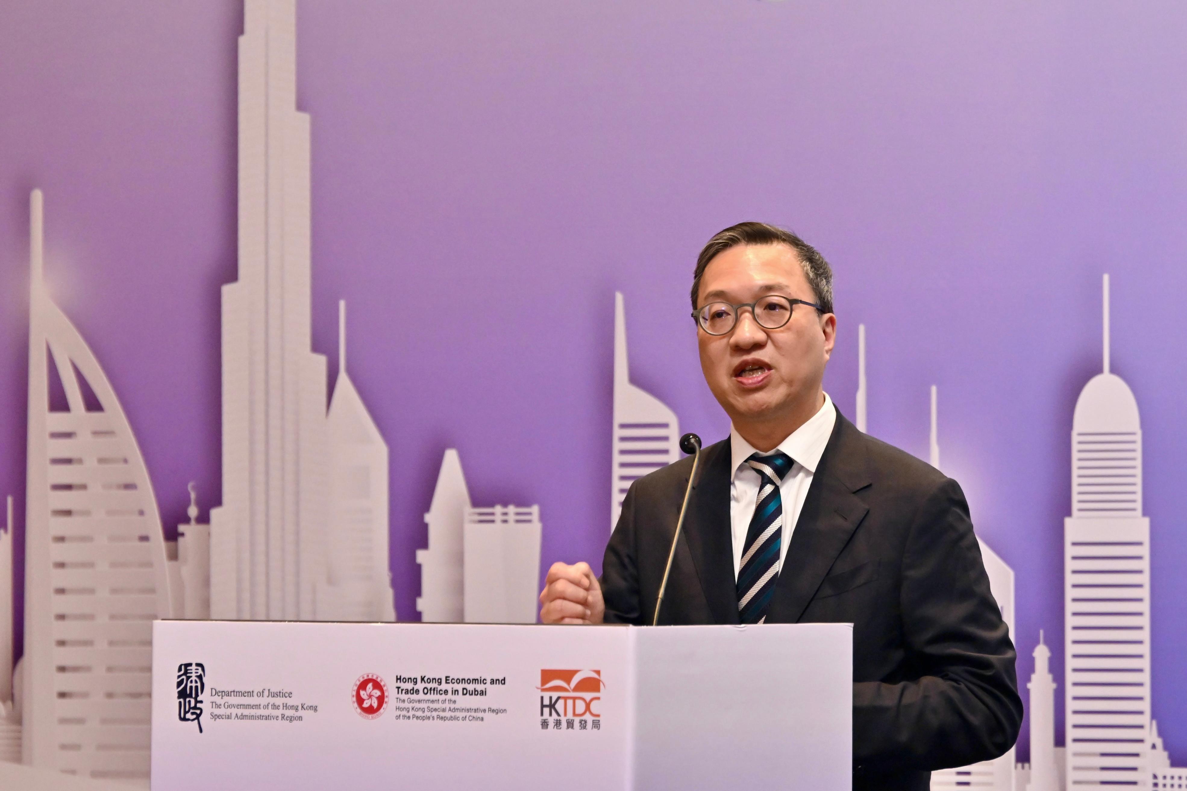 The Secretary for Justice, Mr Paul Lam, SC, continued his visit to Dubai, the United Arab Emirates (UAE), today (May 22, Dubai time) to attend a forum titled Hong Kong - The Common Law Gateway for UAE Businesses to China and Beyond for promoting Hong Kong's legal and dispute resolution services. Photo shows Mr Lam delivering his keynote speech at the networking luncheon of the forum.

