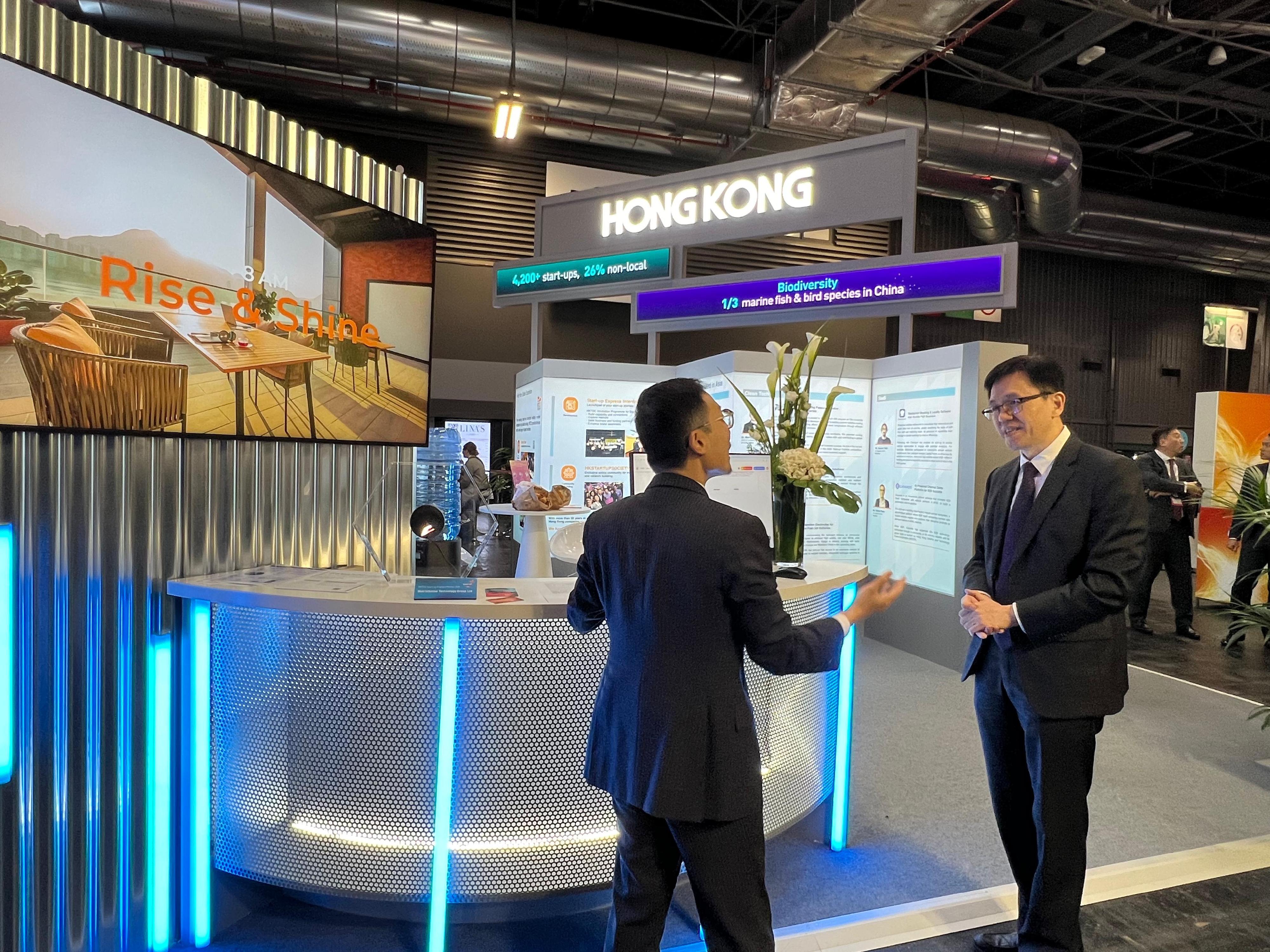 The Secretary for Innovation, Technology and Industry, Professor Sun Dong (right), attended VivaTech 2024 and toured the Hong Kong Pavilion set up by the Hong Kong Trade Development Council at the expo in Paris, France on May 24 (Paris time).